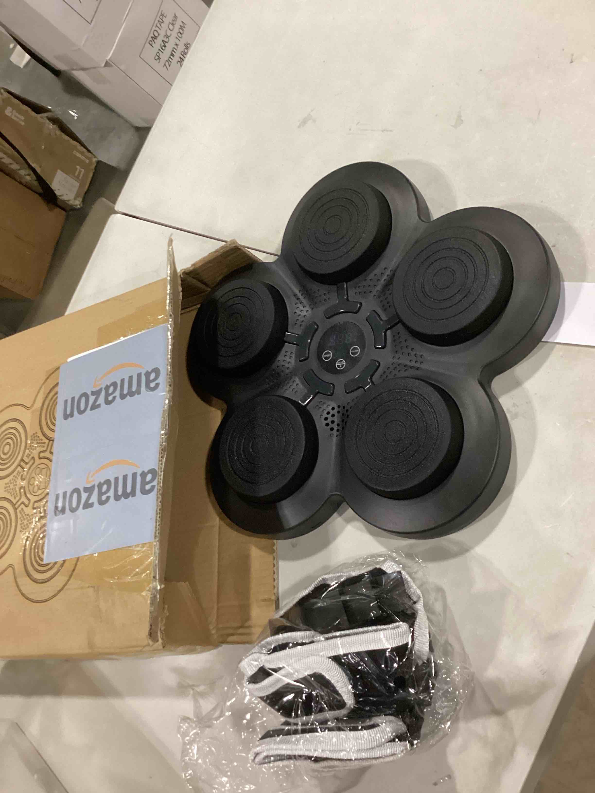 https://s3.amazonaws.com/lotting-images-prod/bidfta/RED5194591_1709640595849.jpeg