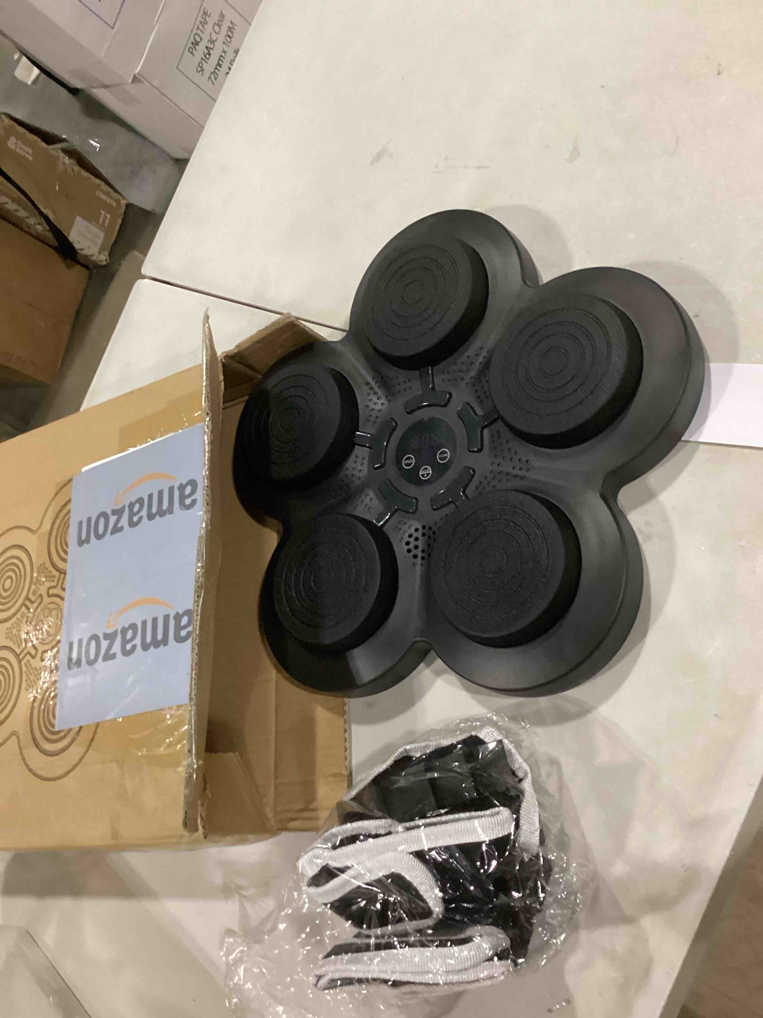 https://s3.amazonaws.com/lotting-images-prod/bidfta/RED5194591_1709640596820.jpeg