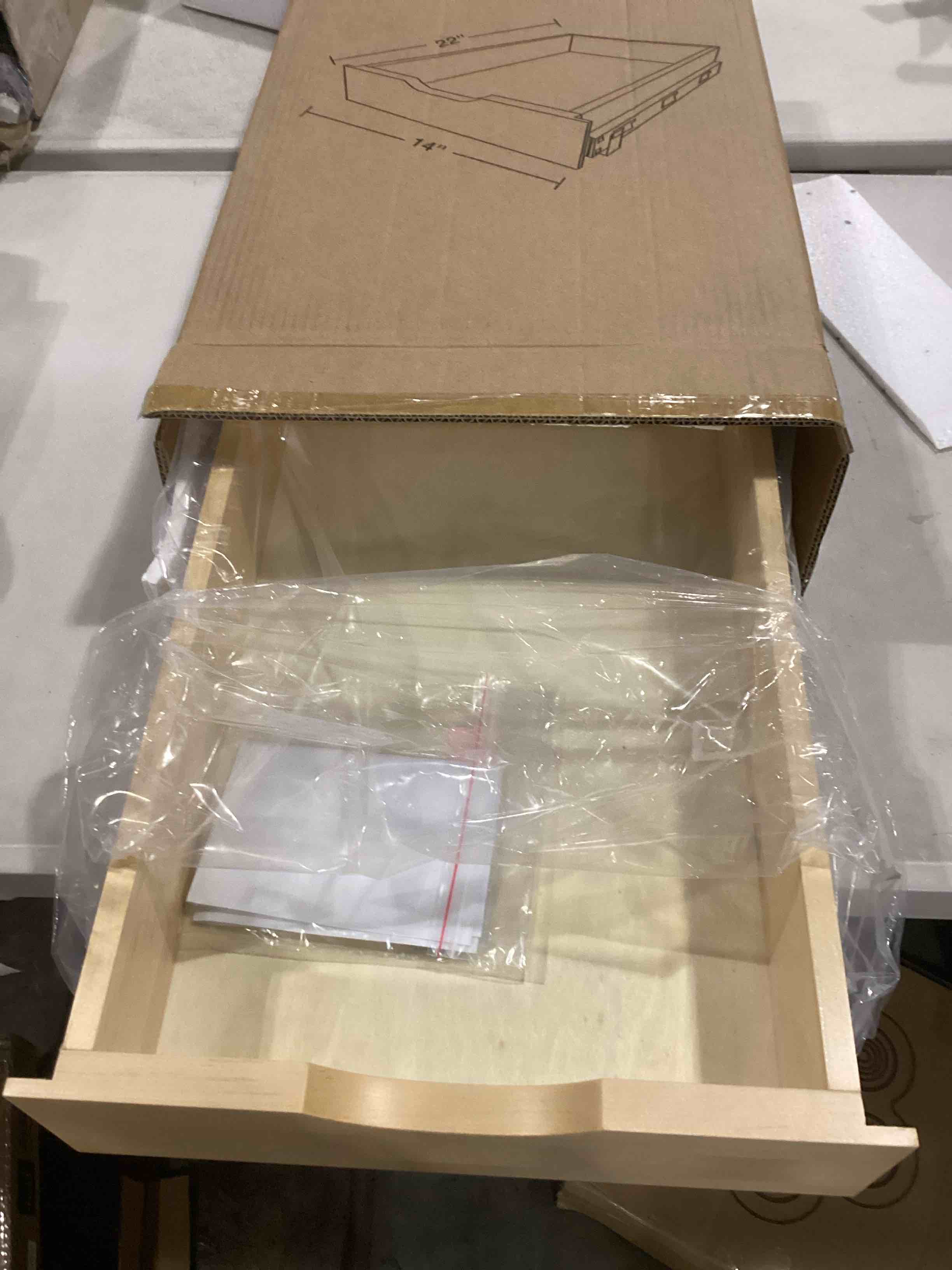 https://s3.amazonaws.com/lotting-images-prod/bidfta/RED5194593_1709641097534.jpeg