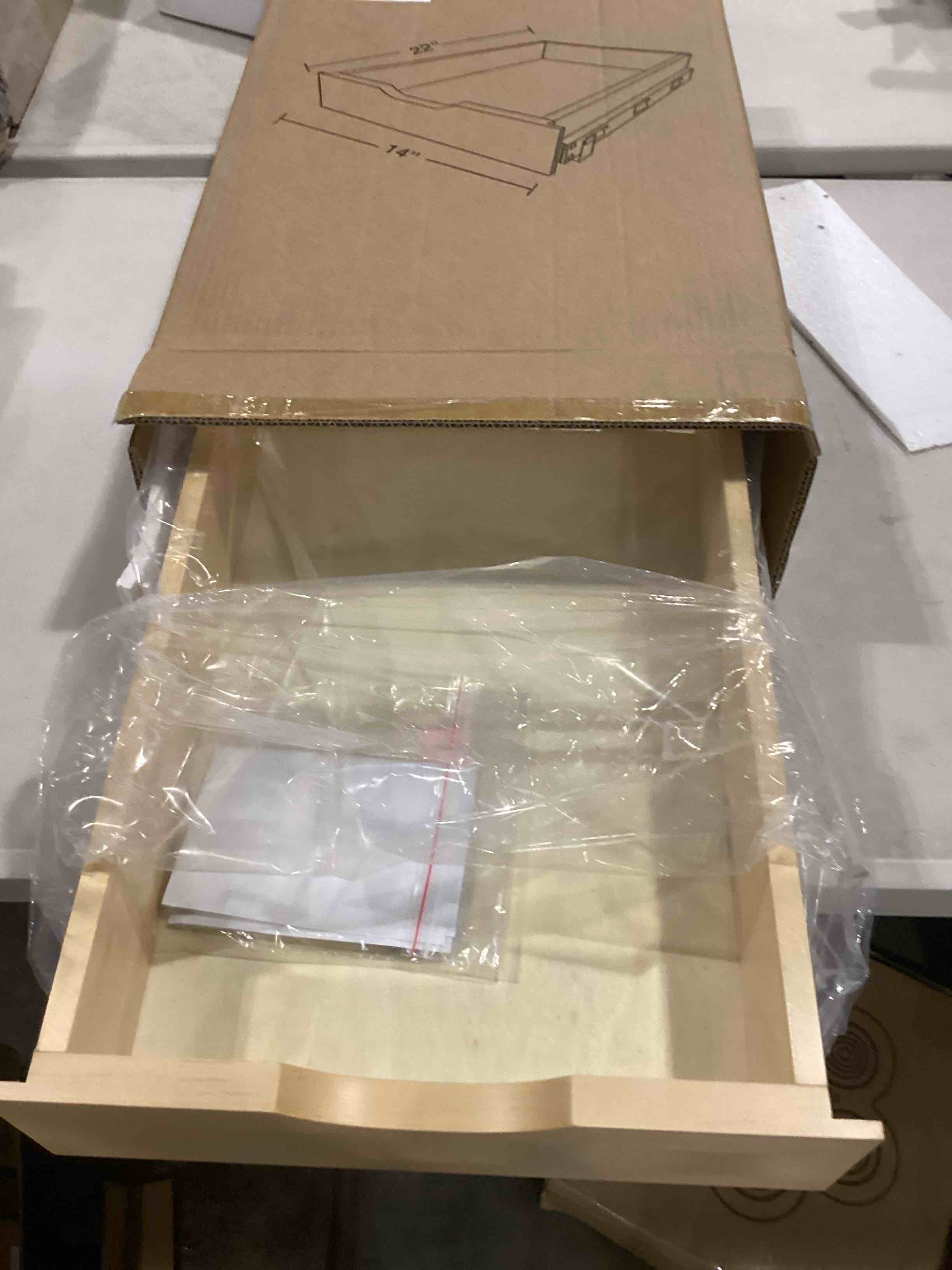 https://s3.amazonaws.com/lotting-images-prod/bidfta/RED5194593_1709641098777.jpeg