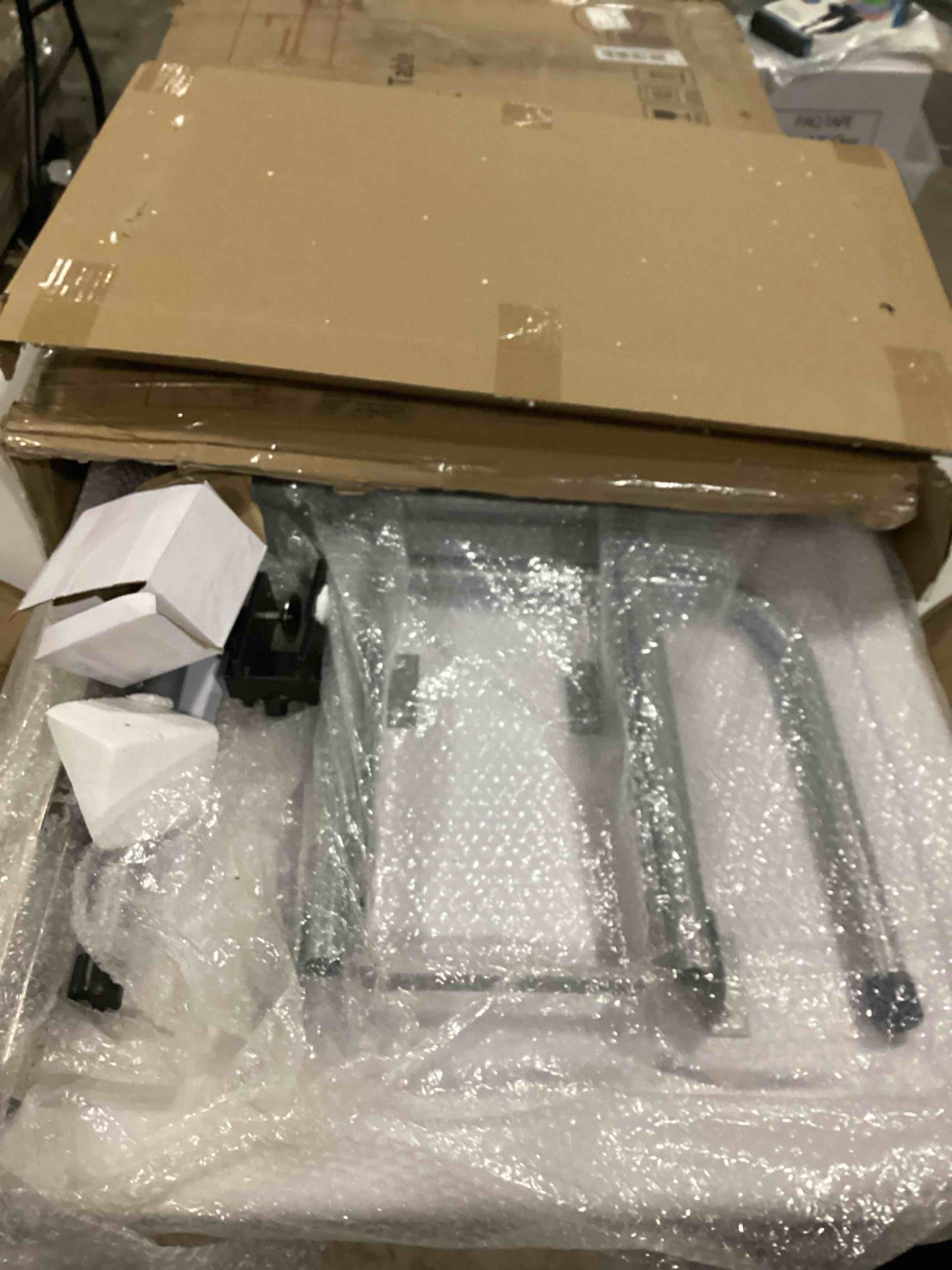 https://s3.amazonaws.com/lotting-images-prod/bidfta/RED5194608_1709644912286.jpeg