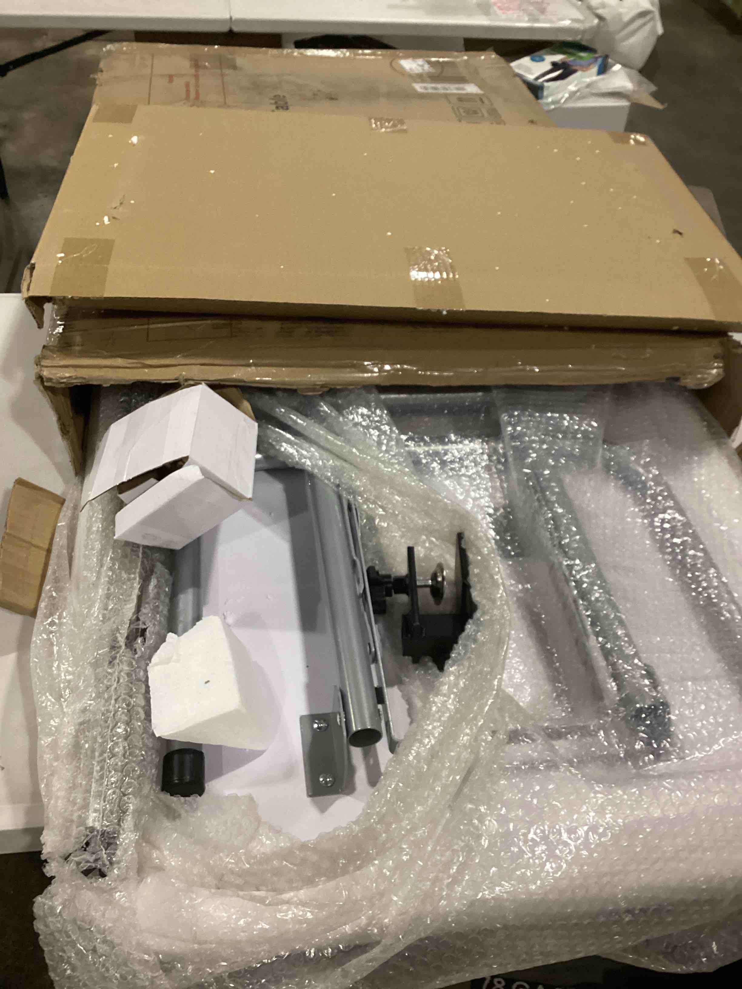 https://s3.amazonaws.com/lotting-images-prod/bidfta/RED5194608_1709644929489.jpeg