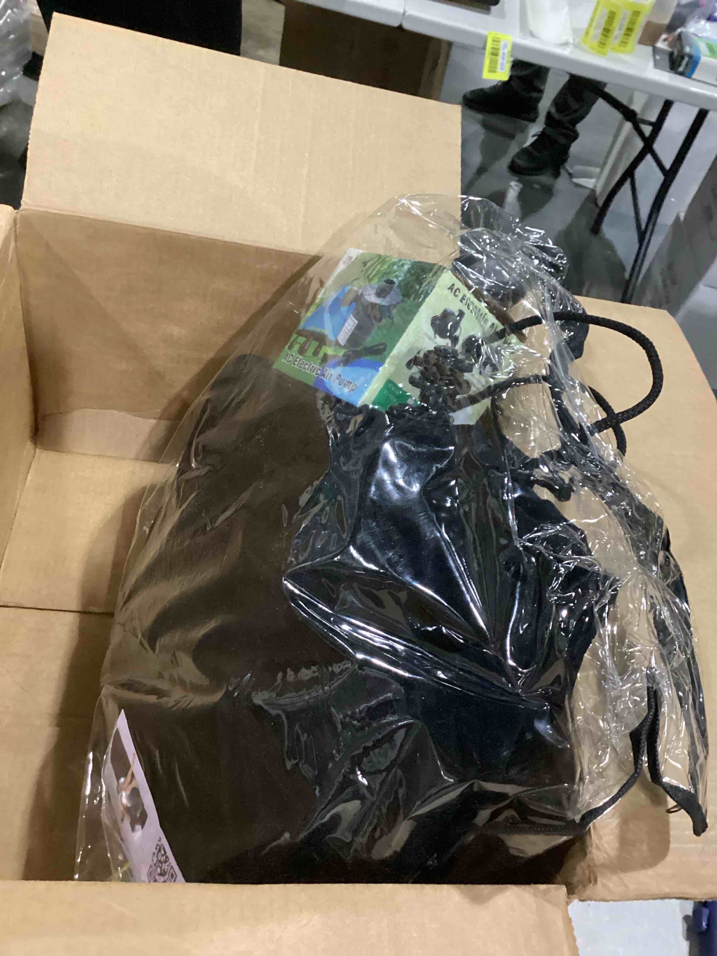 https://s3.amazonaws.com/lotting-images-prod/bidfta/RED5194641_1709654920611.jpeg