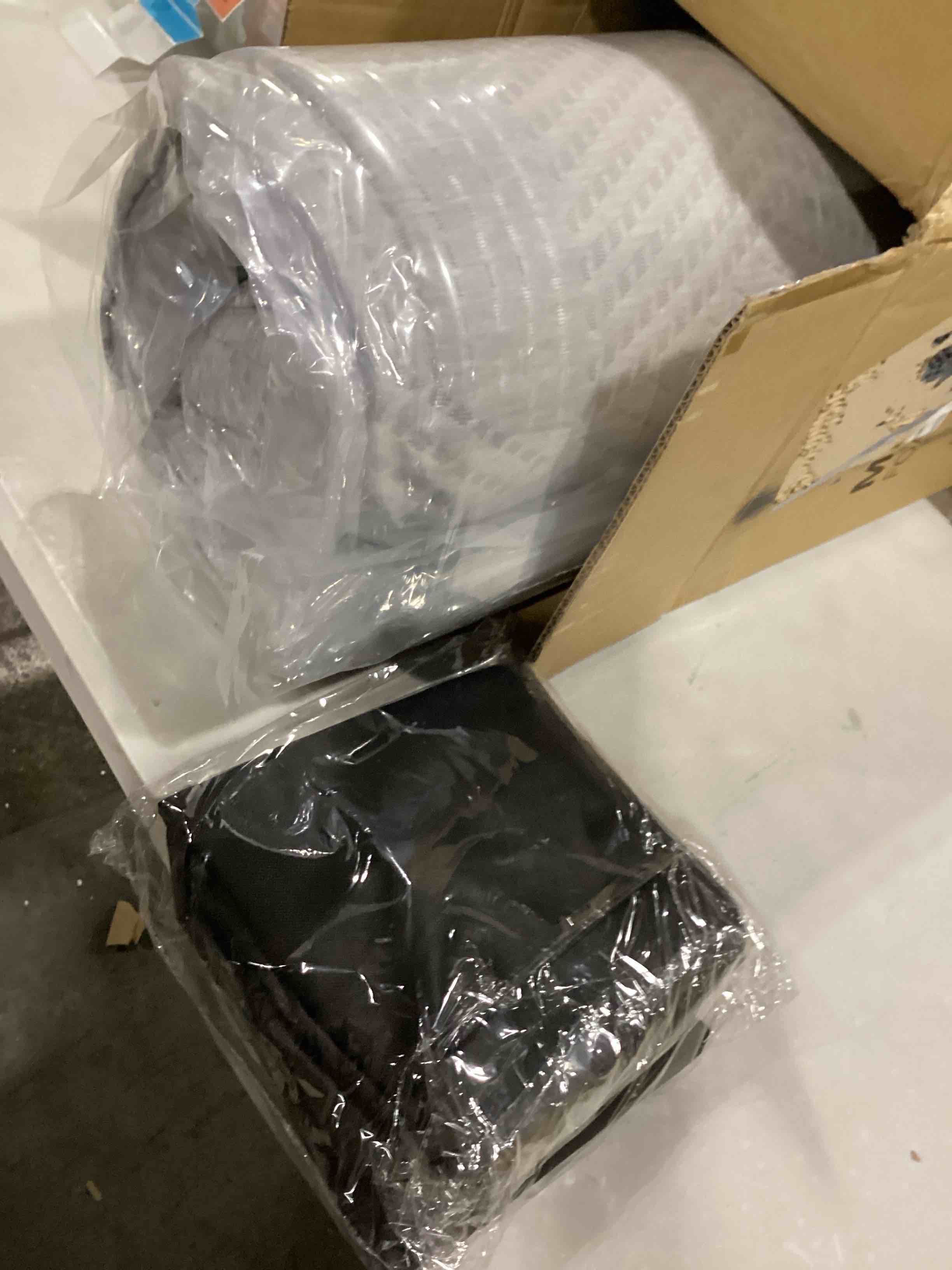 https://s3.amazonaws.com/lotting-images-prod/bidfta/RED5194662_1709662009630.jpeg