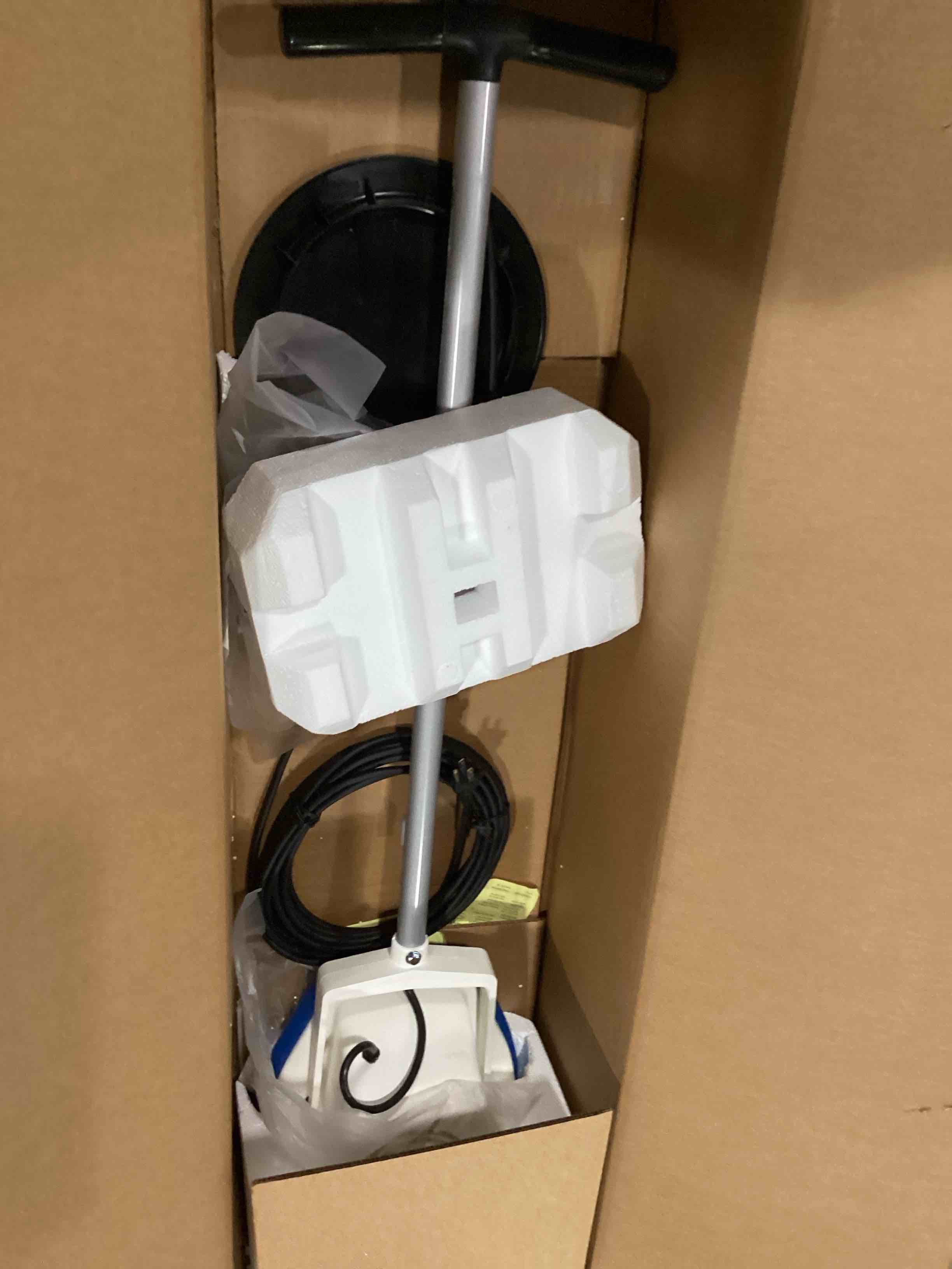 https://s3.amazonaws.com/lotting-images-prod/bidfta/RED5194722_1709734923407.jpeg