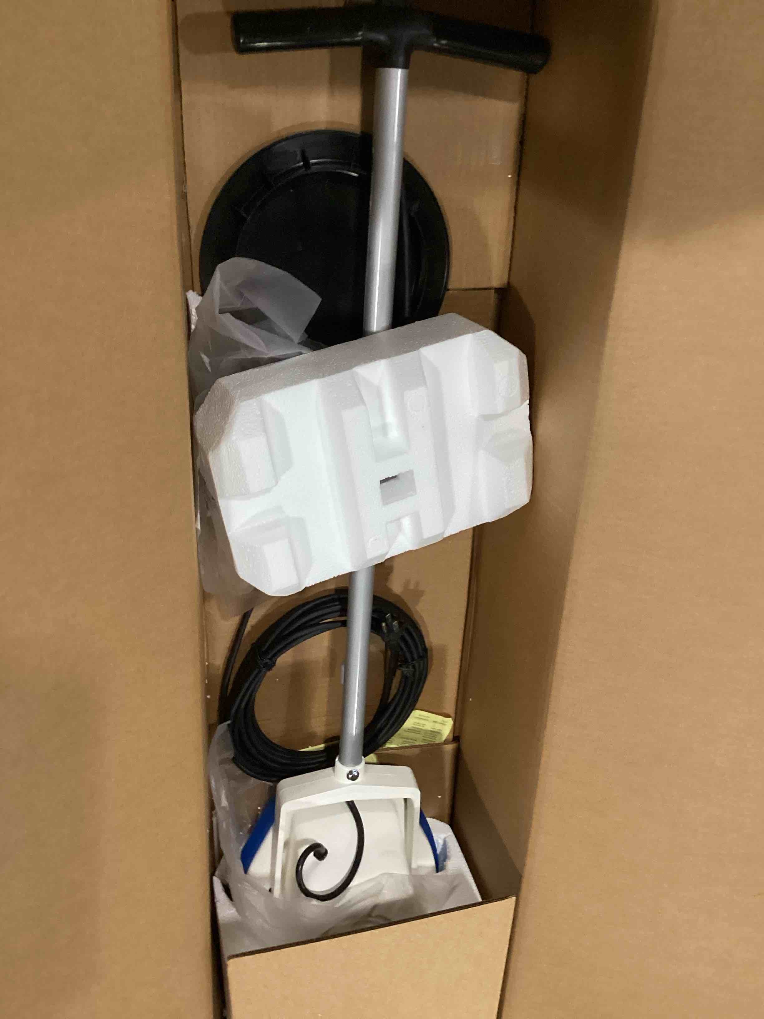 https://s3.amazonaws.com/lotting-images-prod/bidfta/RED5194722_1709734924344.jpeg