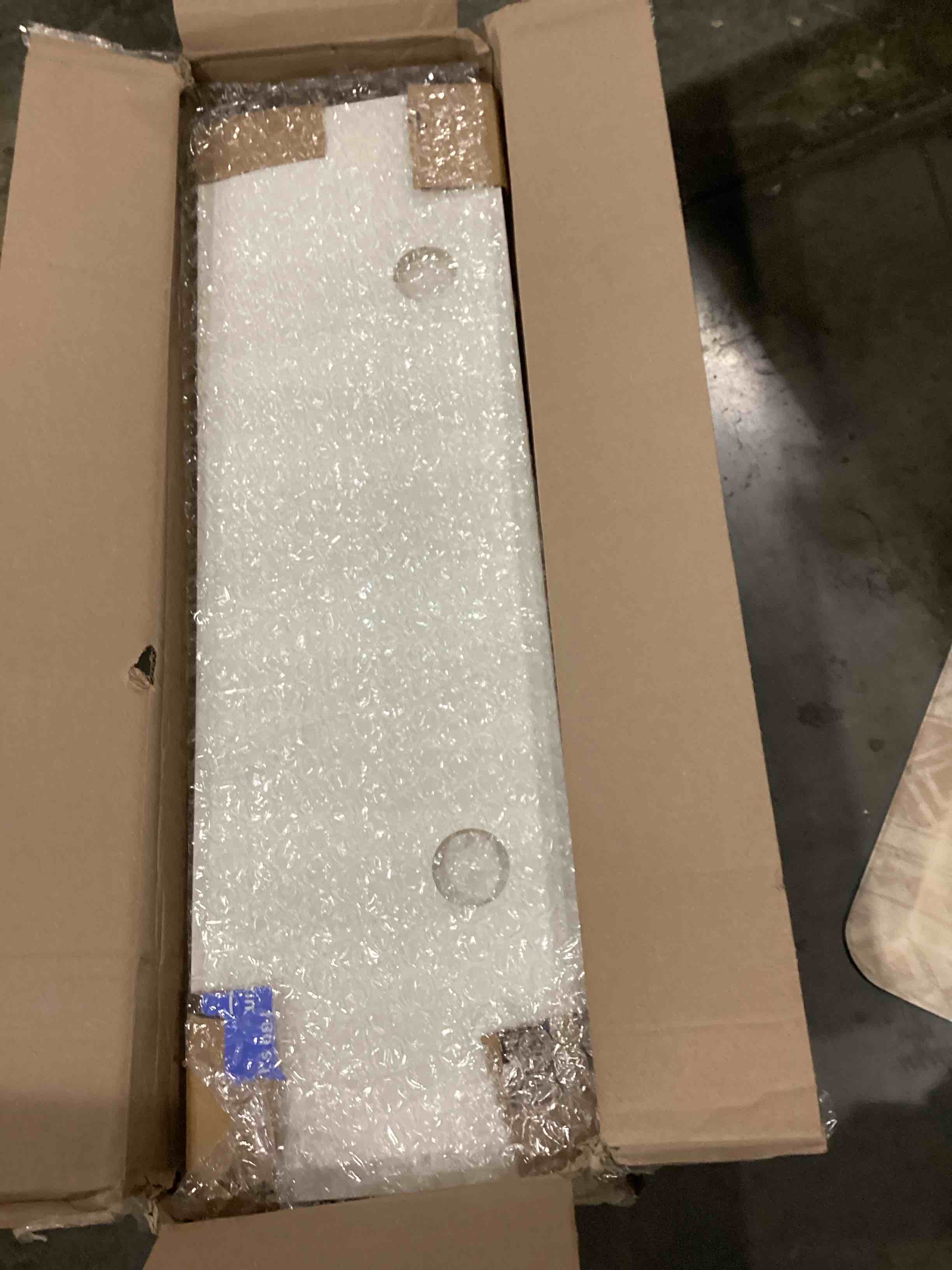 https://s3.amazonaws.com/lotting-images-prod/bidfta/RED5194724_1709735249483.jpeg