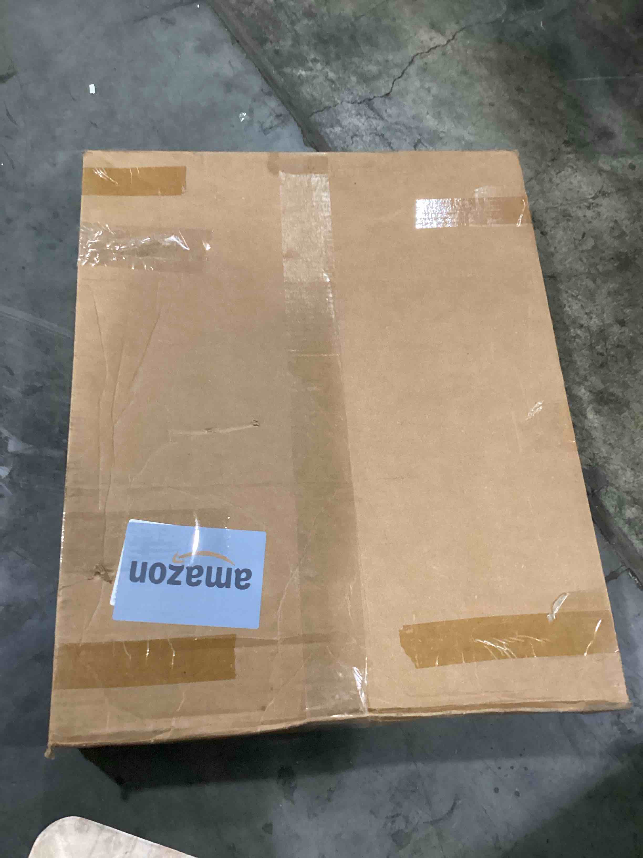 https://s3.amazonaws.com/lotting-images-prod/bidfta/RED5194734_1709738565712.jpeg