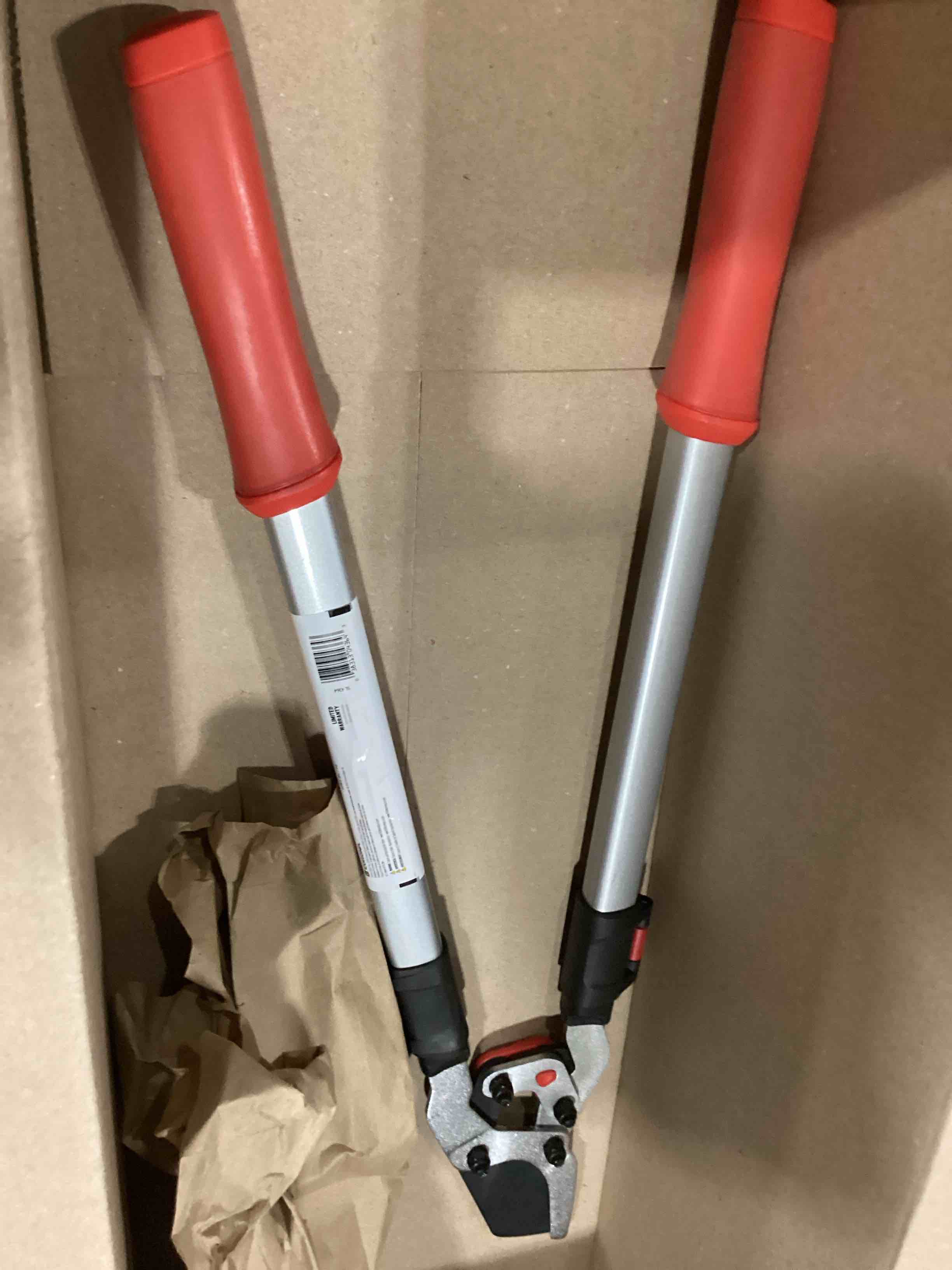 https://s3.amazonaws.com/lotting-images-prod/bidfta/RED5194735_1709738718628.jpeg
