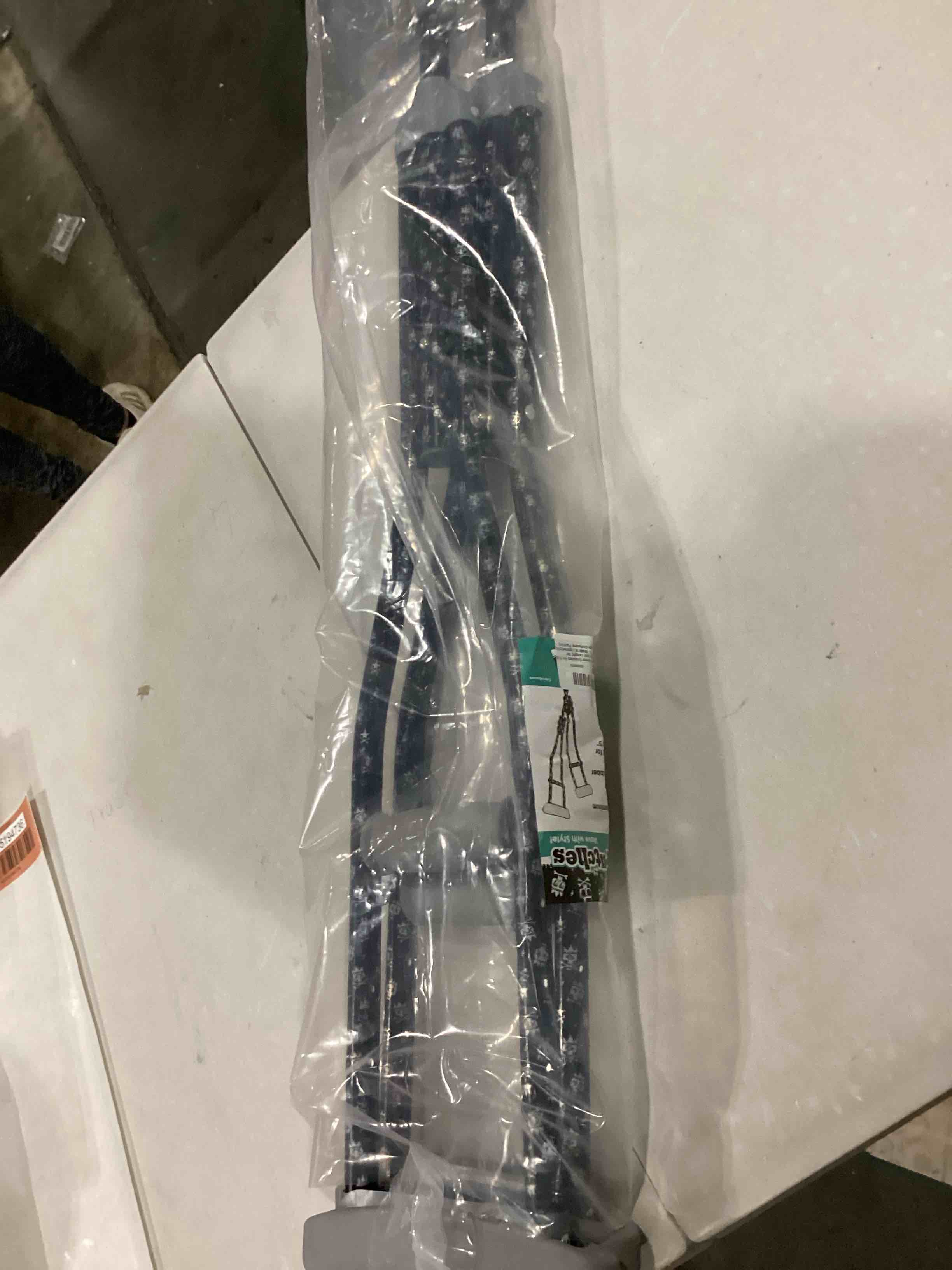 https://s3.amazonaws.com/lotting-images-prod/bidfta/RED5194736_1709738871607.jpeg