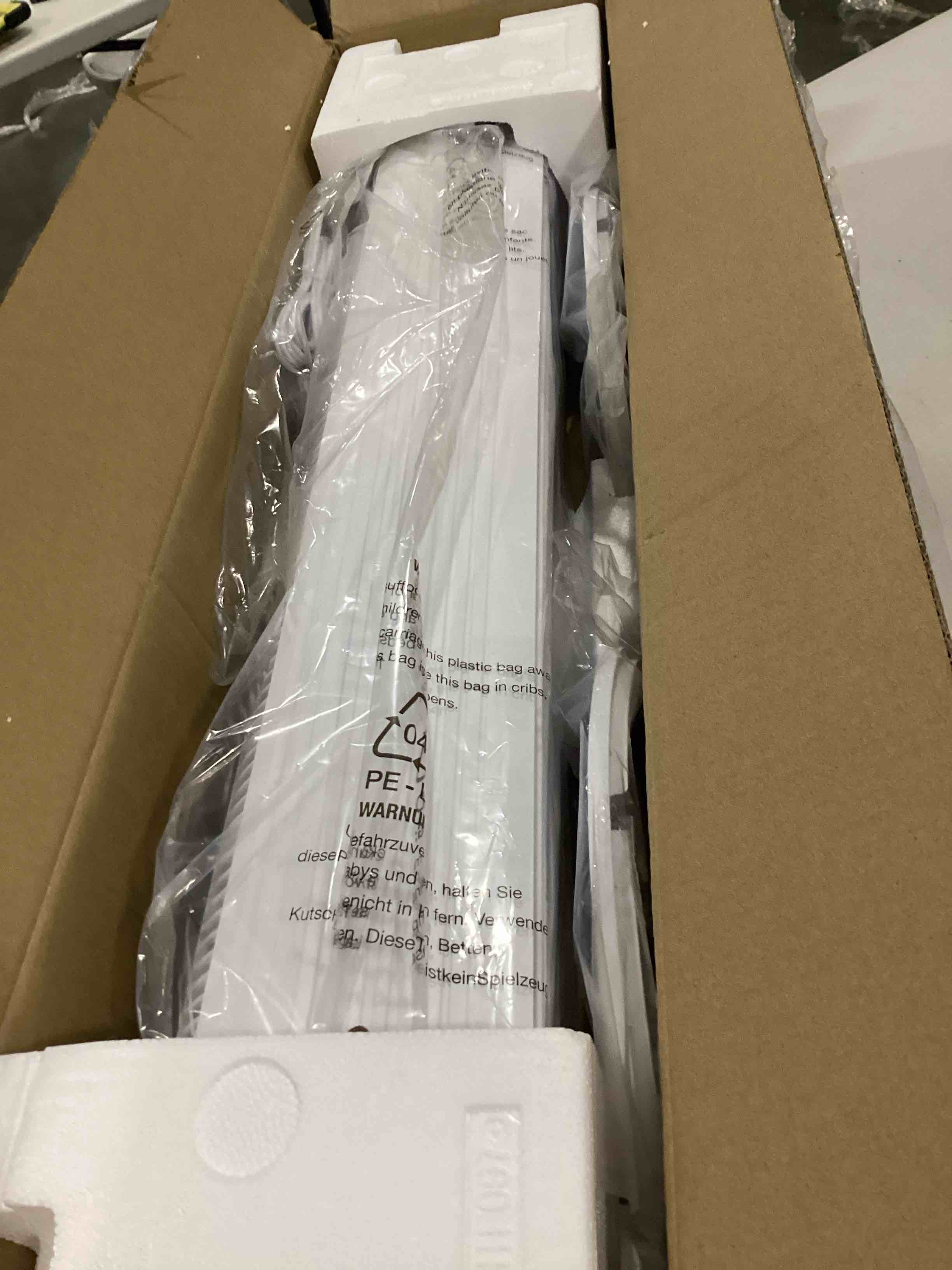 https://s3.amazonaws.com/lotting-images-prod/bidfta/RED5194737_1709739038722.jpeg