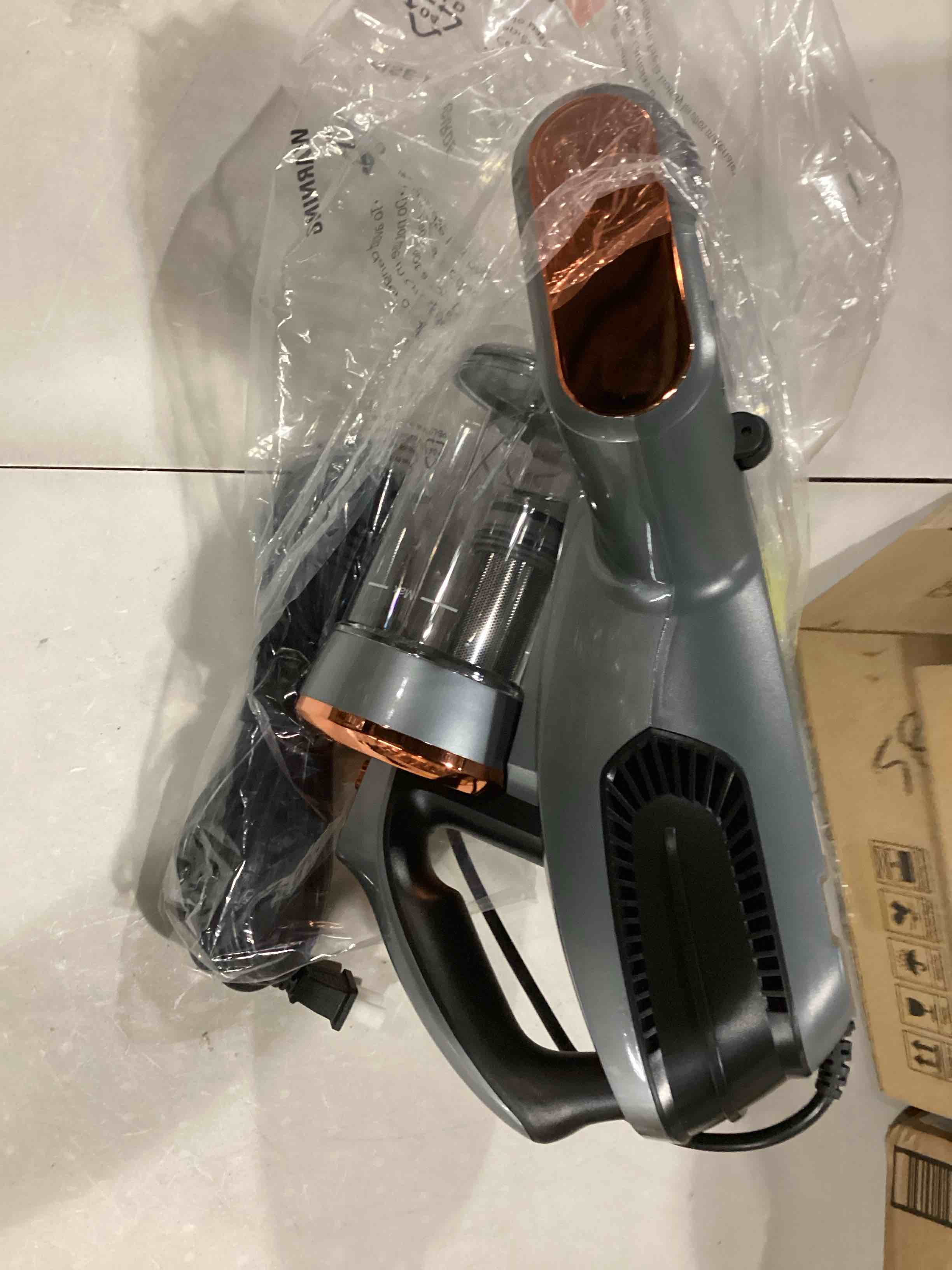 https://s3.amazonaws.com/lotting-images-prod/bidfta/RED5194818_1709815790779.jpeg