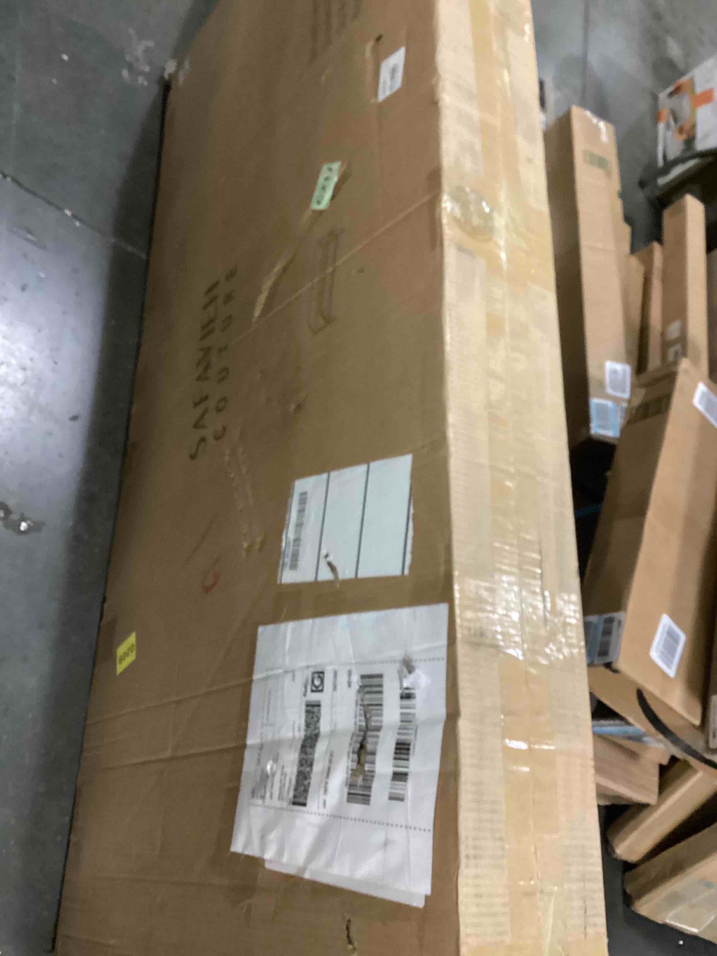 https://s3.amazonaws.com/lotting-images-prod/bidfta/RED5195626_1707753793697.jpeg