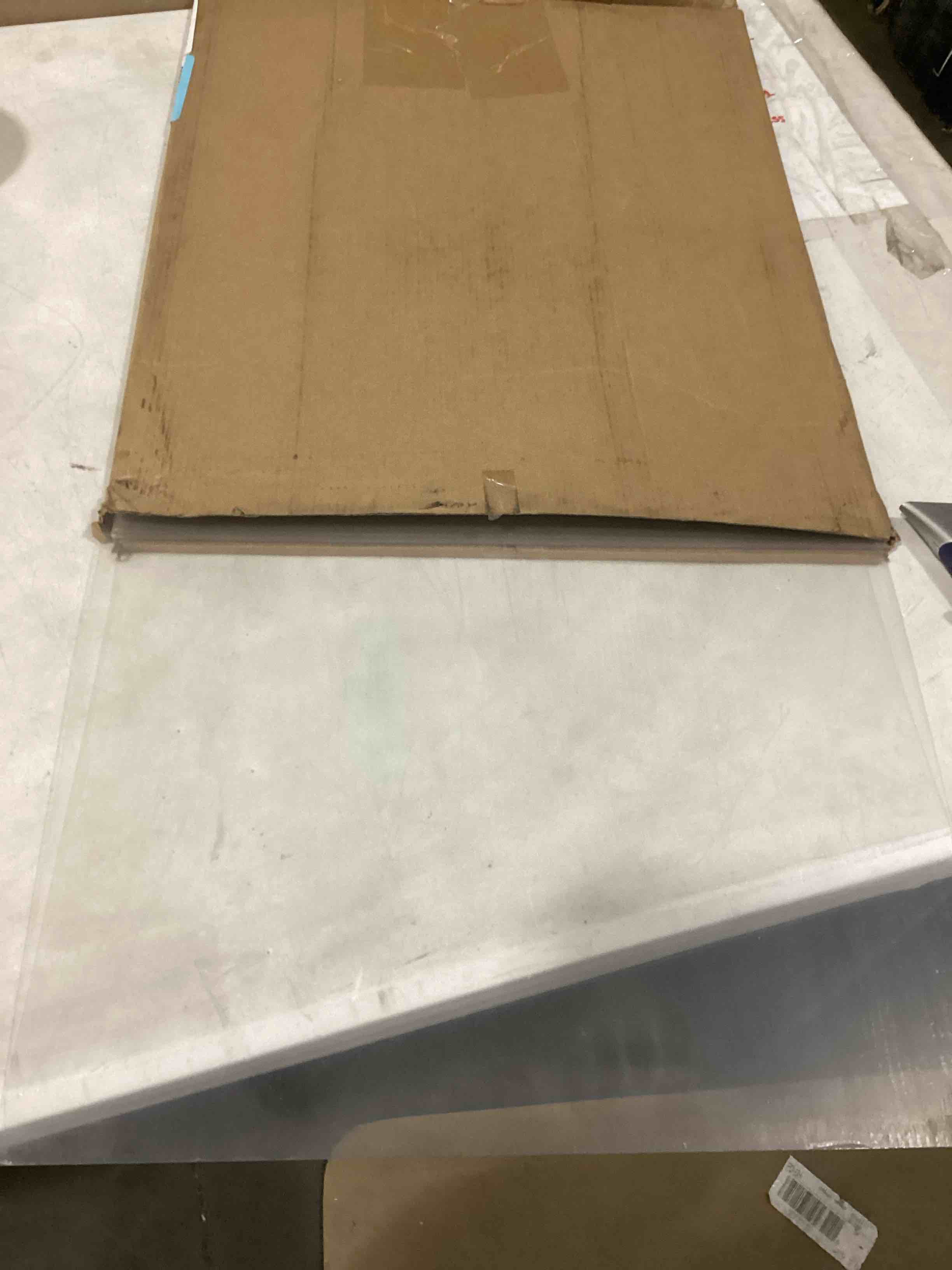 https://s3.amazonaws.com/lotting-images-prod/bidfta/RED5195799_1708011662949.jpeg