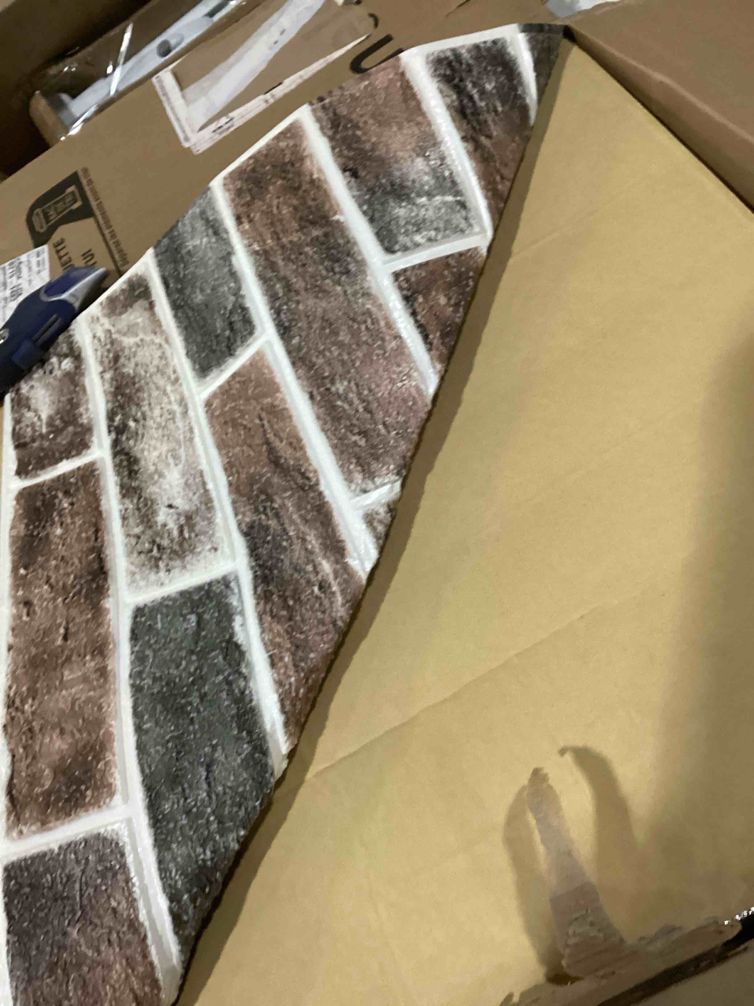 https://s3.amazonaws.com/lotting-images-prod/bidfta/RED5195900_1708111824176.jpeg