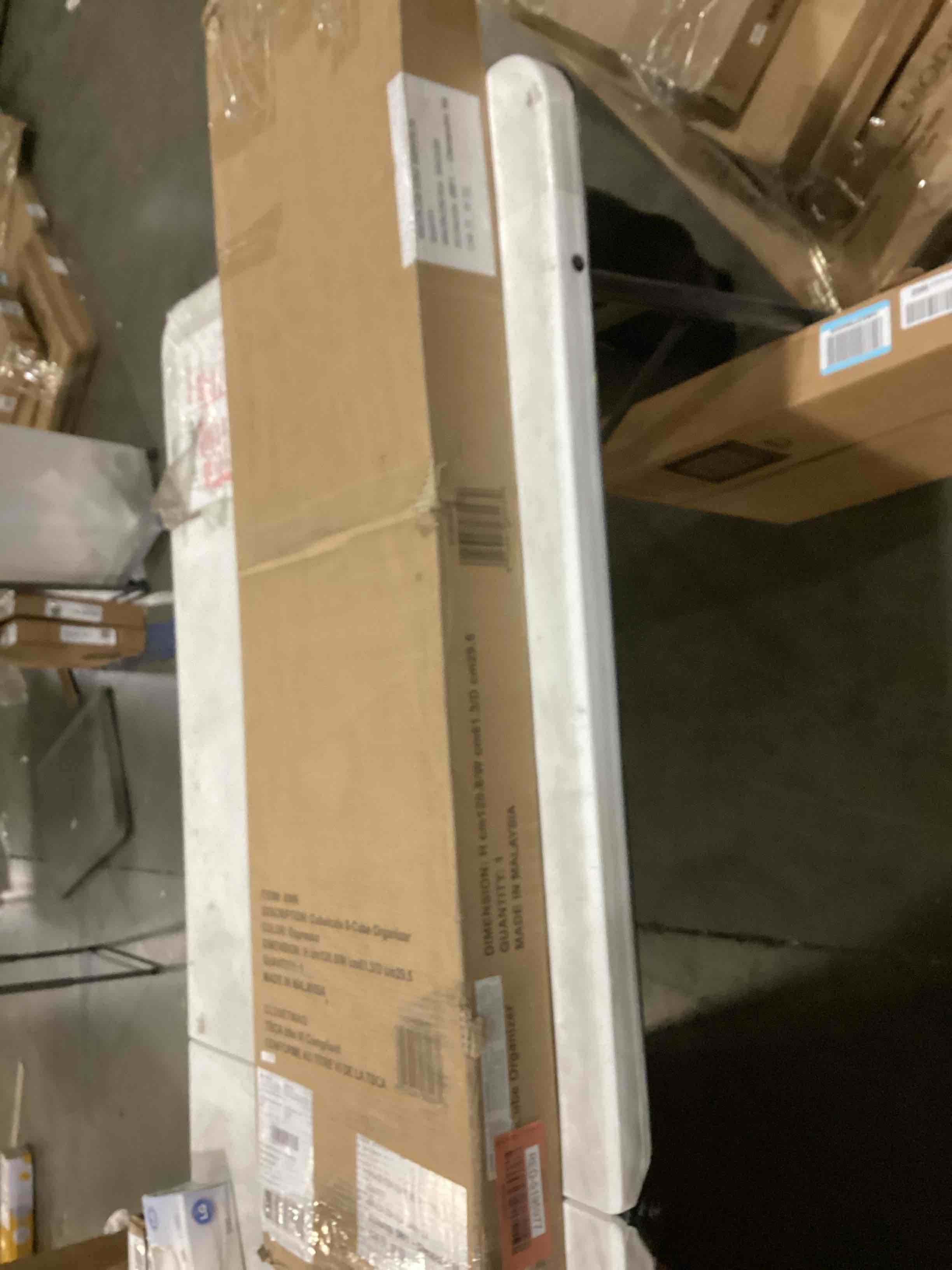 https://s3.amazonaws.com/lotting-images-prod/bidfta/RED5195977_1708371505542.jpeg