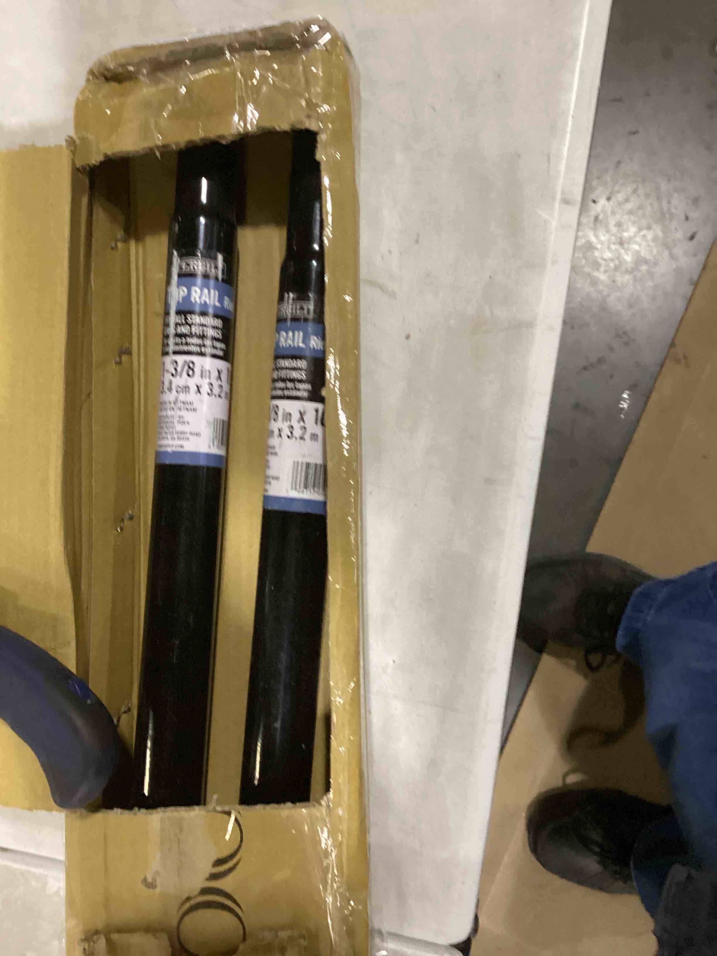 https://s3.amazonaws.com/lotting-images-prod/bidfta/RED5196027_1708430698914.jpeg