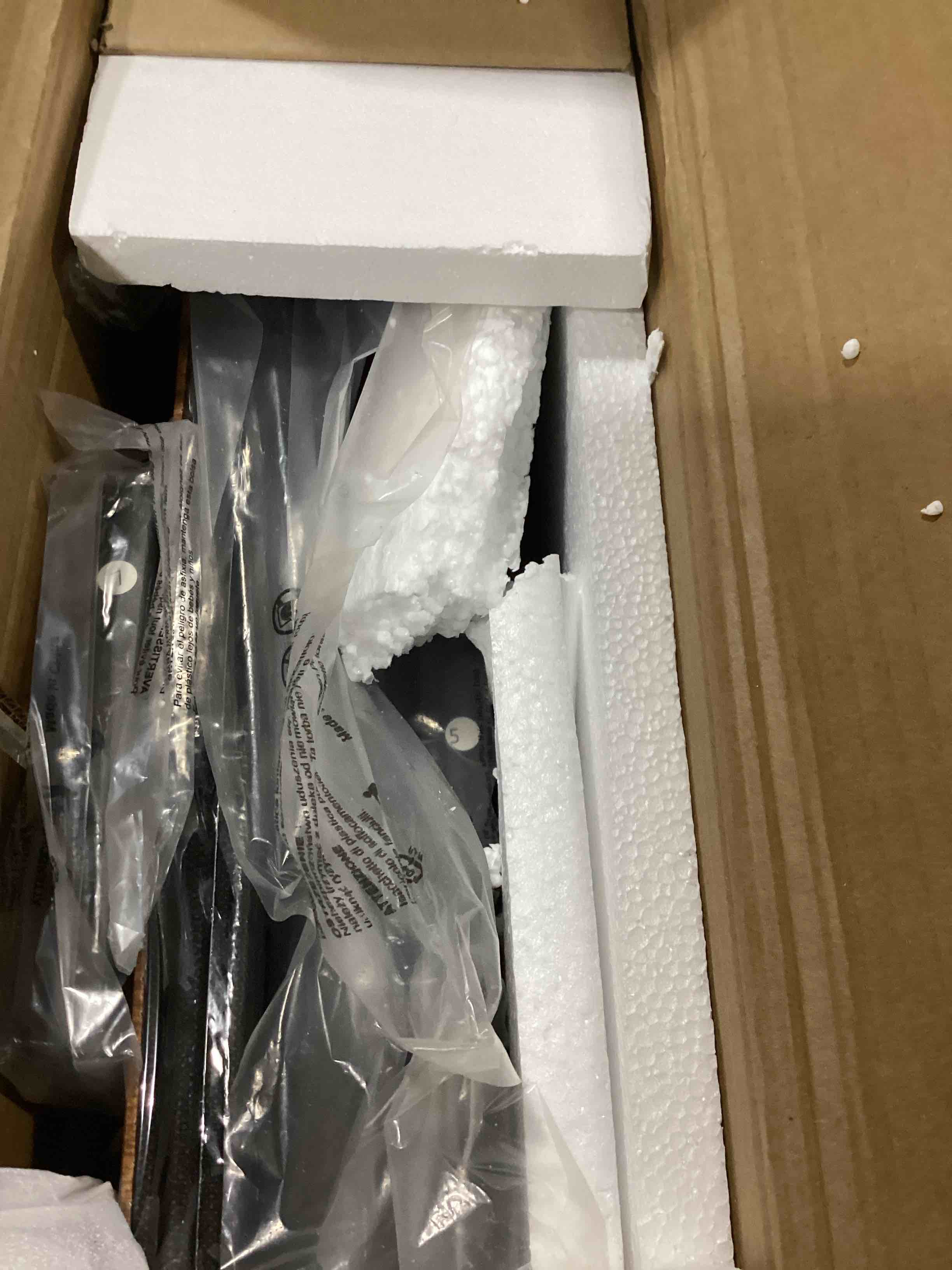https://s3.amazonaws.com/lotting-images-prod/bidfta/RED5196602_1708433493391.jpeg