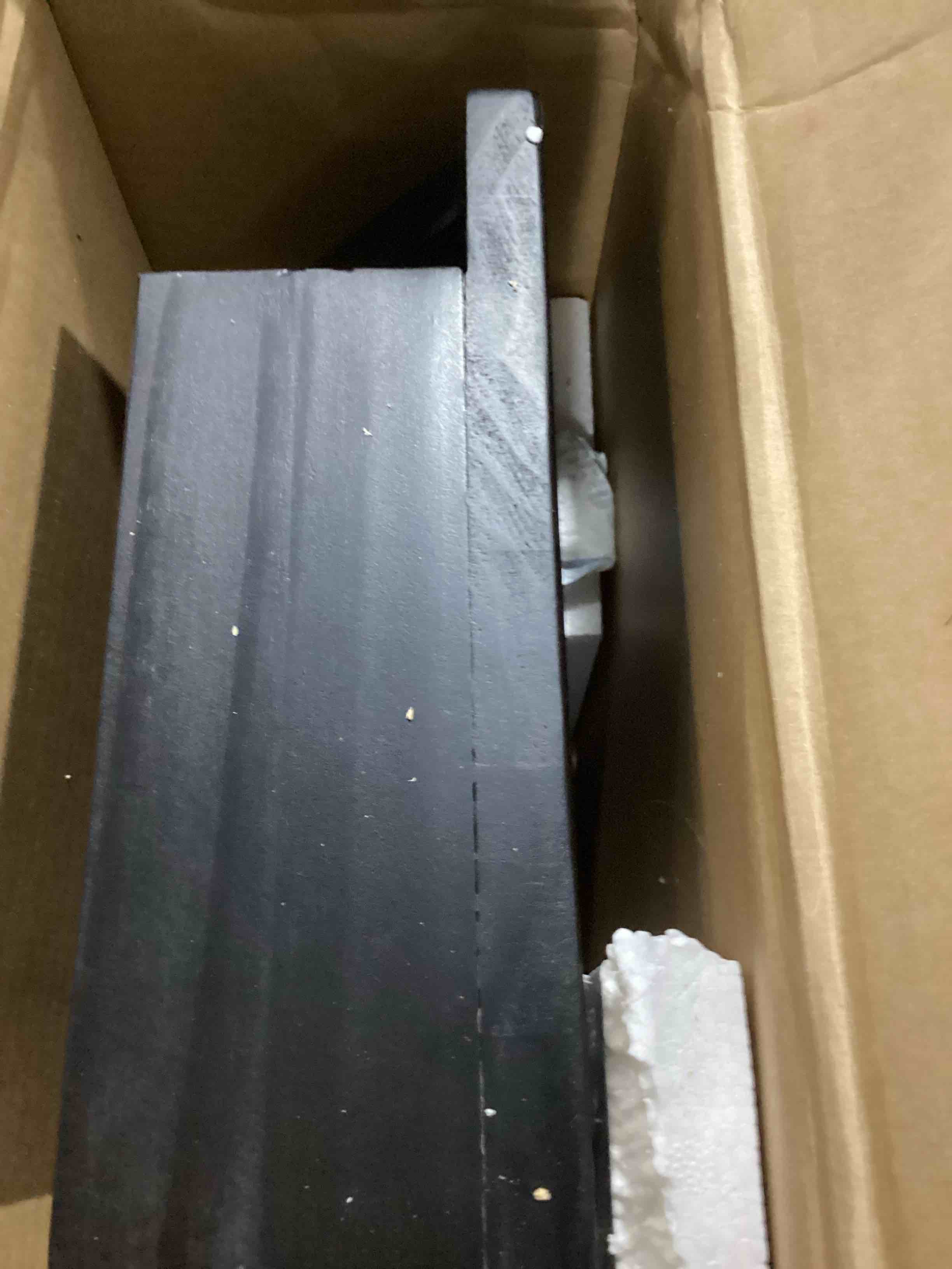 https://s3.amazonaws.com/lotting-images-prod/bidfta/RED5196660_1708453487937.jpeg