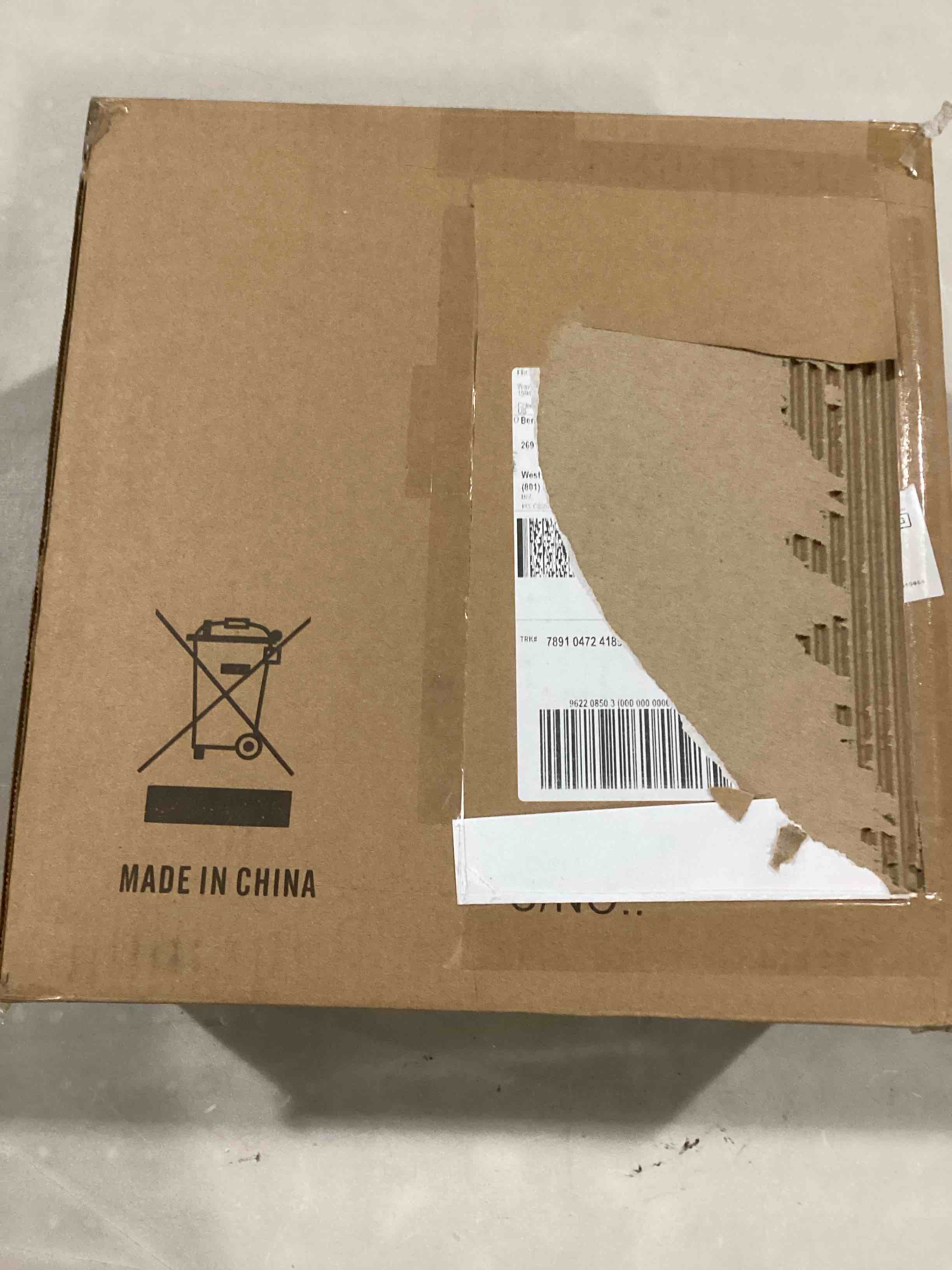 https://s3.amazonaws.com/lotting-images-prod/bidfta/RED5196681_1708518265849.jpeg