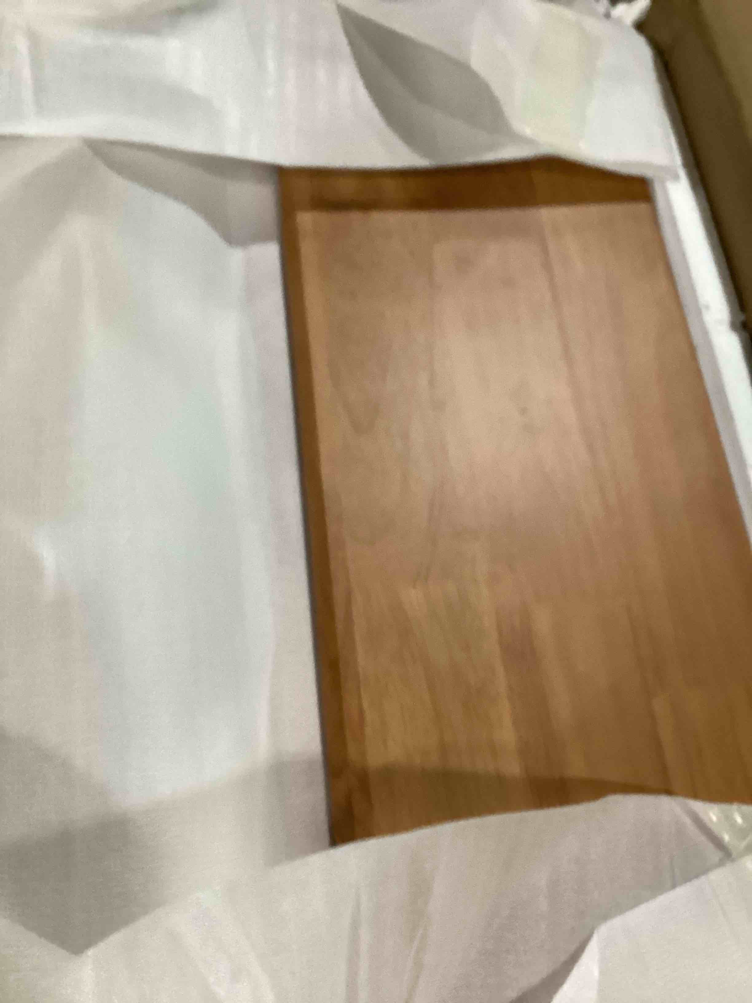 https://s3.amazonaws.com/lotting-images-prod/bidfta/RED5196931_1709062769418.jpeg