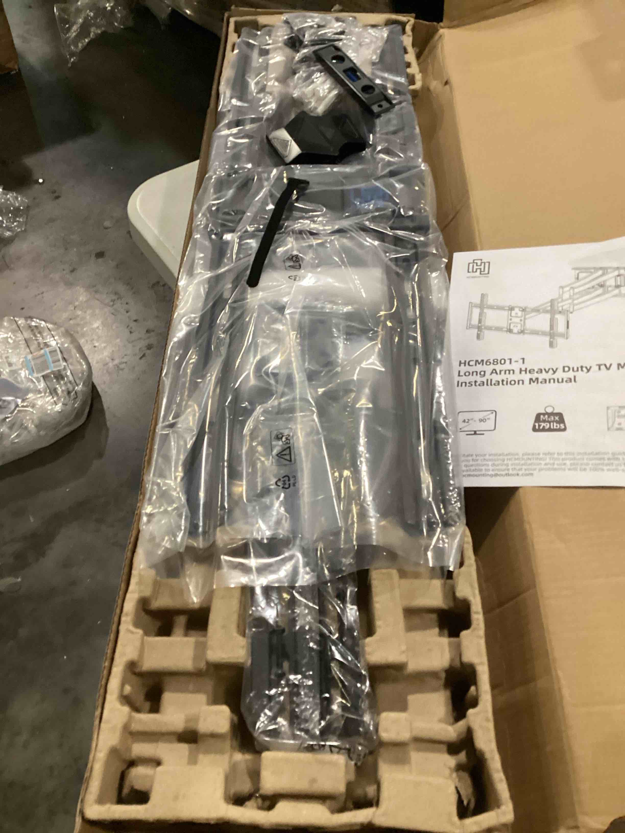 https://s3.amazonaws.com/lotting-images-prod/bidfta/RED5197263_1709578010551.jpeg