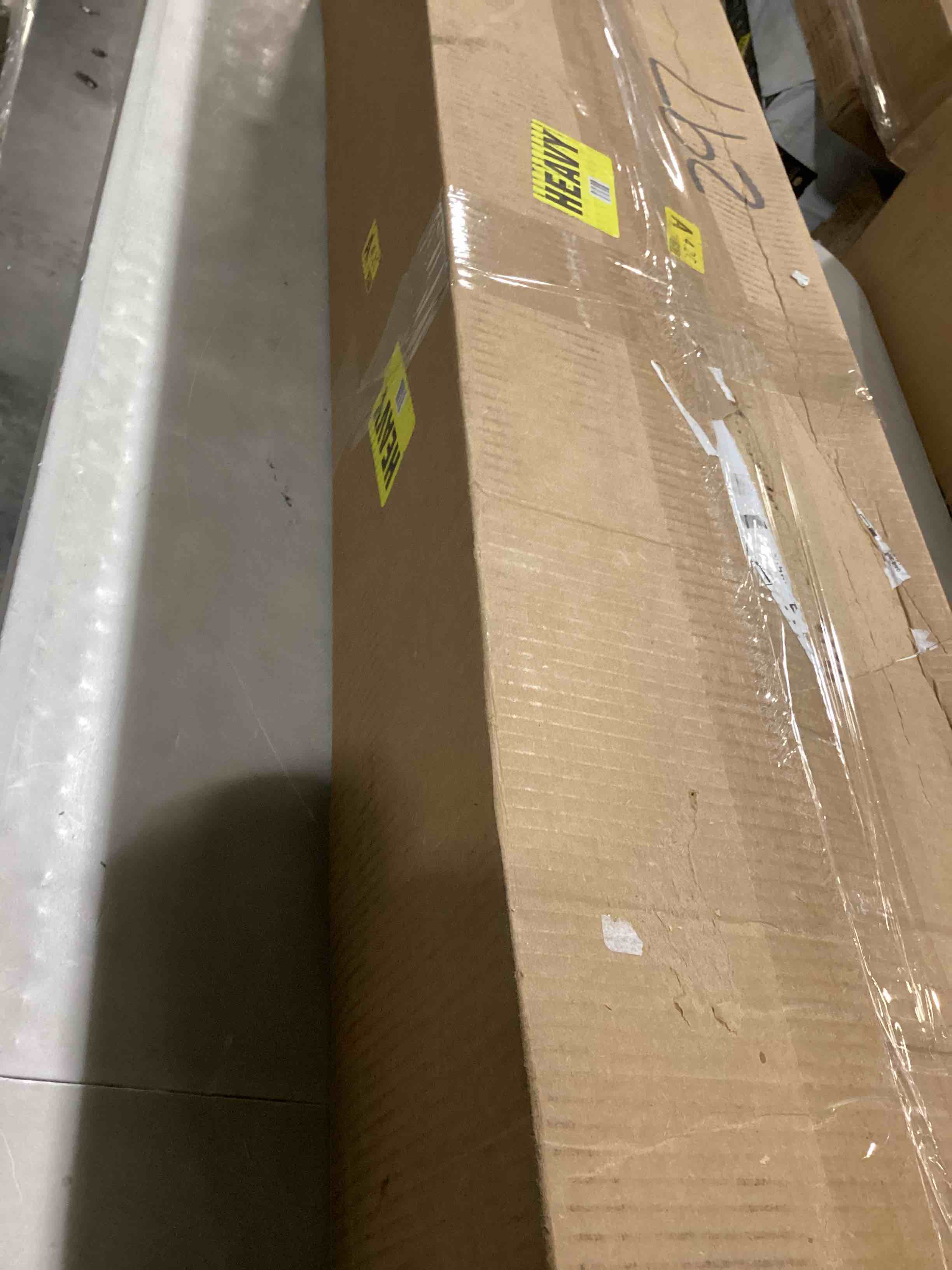 https://s3.amazonaws.com/lotting-images-prod/bidfta/RED5197489_1709818010835.jpeg