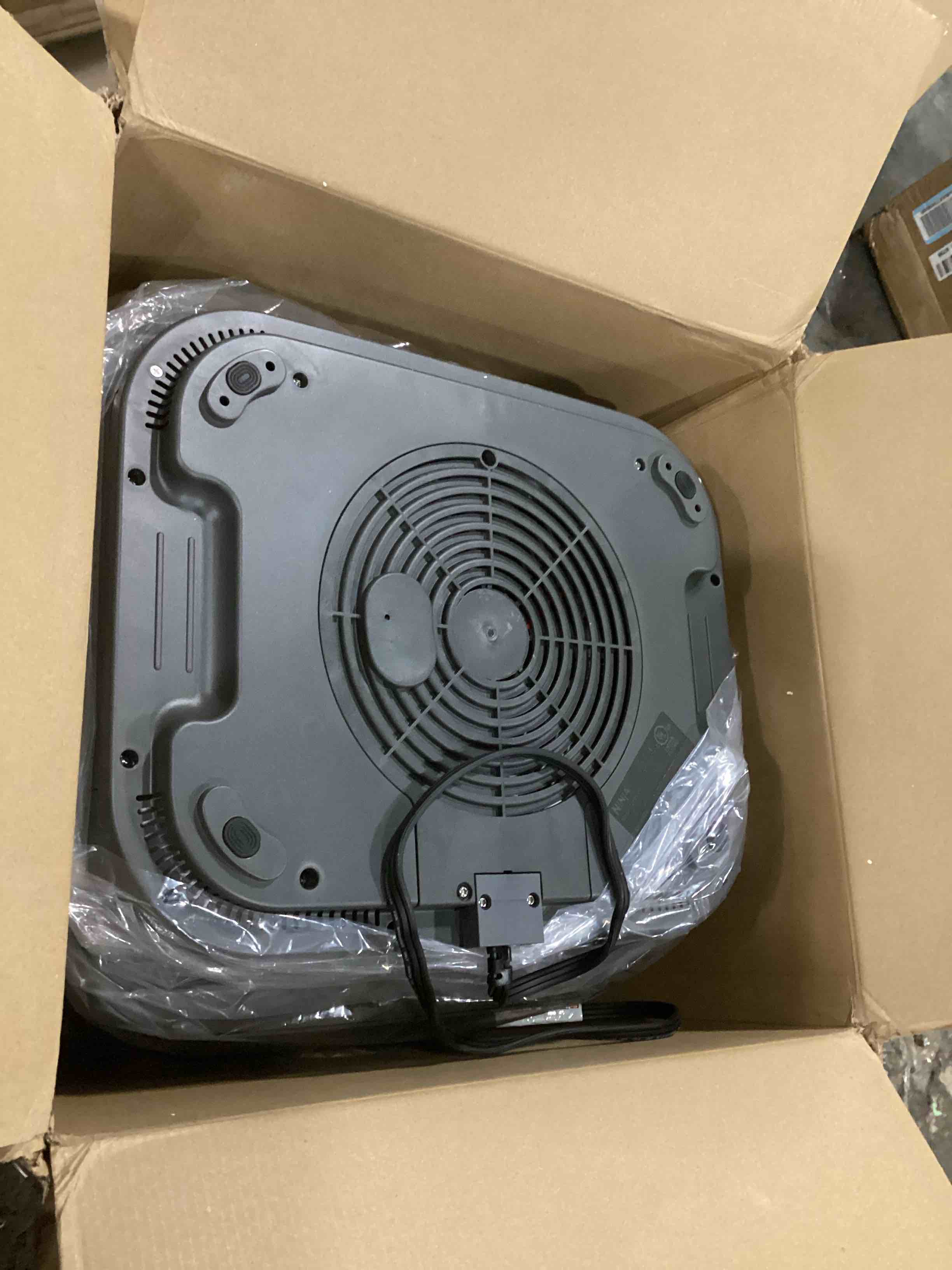 https://s3.amazonaws.com/lotting-images-prod/bidfta/RED5198511_1706887873323.jpeg