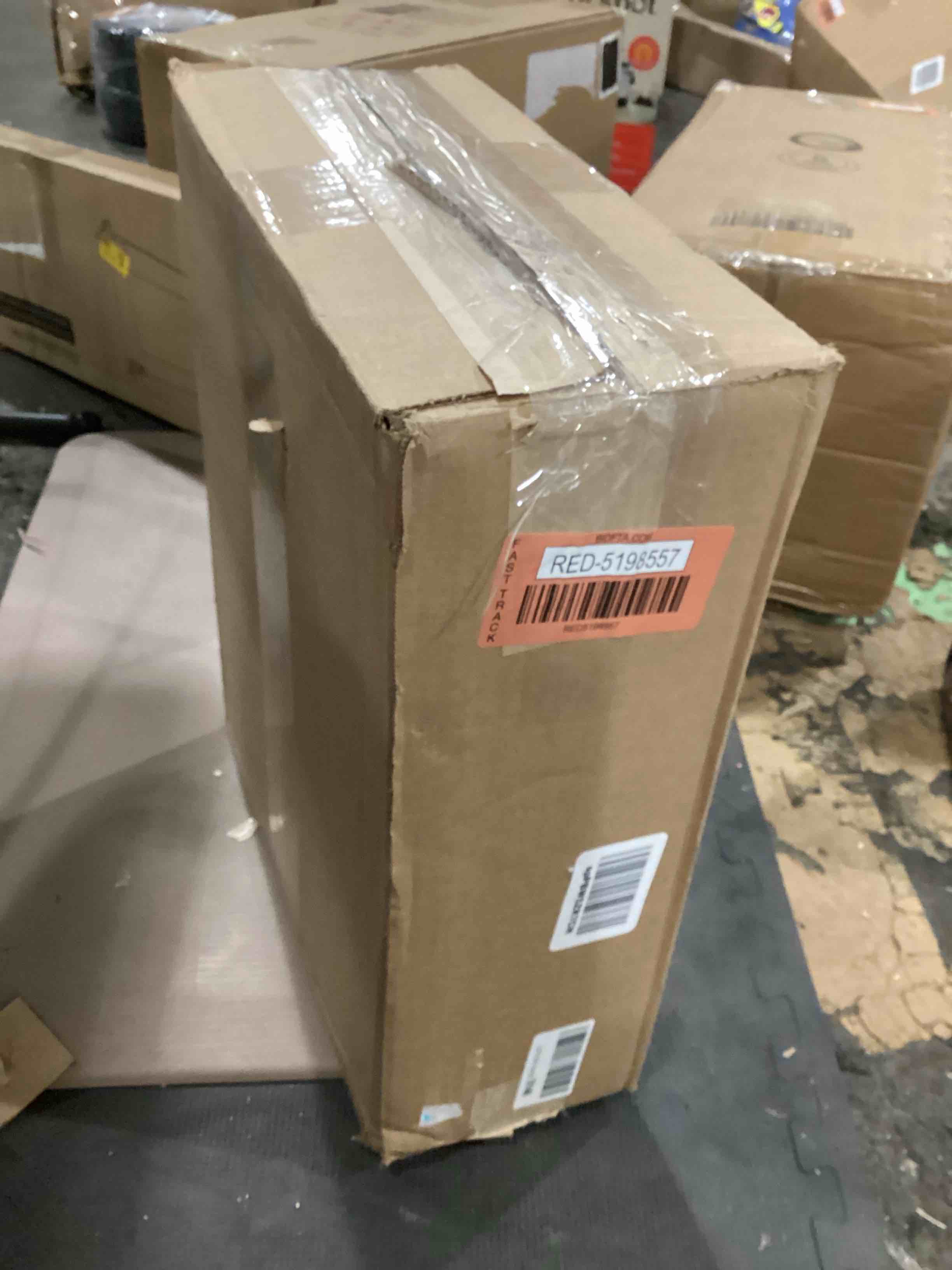 https://s3.amazonaws.com/lotting-images-prod/bidfta/RED5198557_1706901853116.jpeg