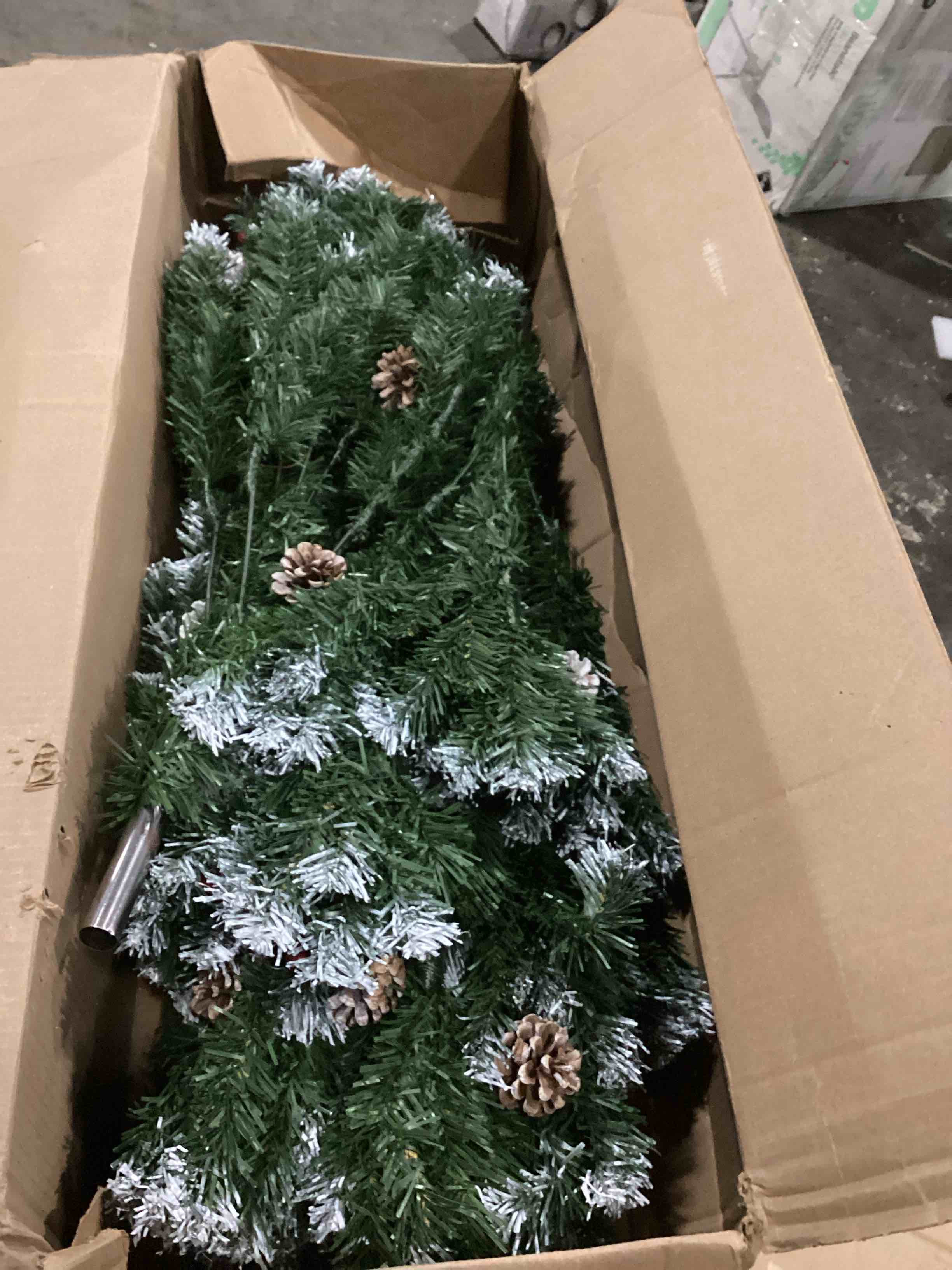 https://s3.amazonaws.com/lotting-images-prod/bidfta/RED5198771_1707328085855.jpeg