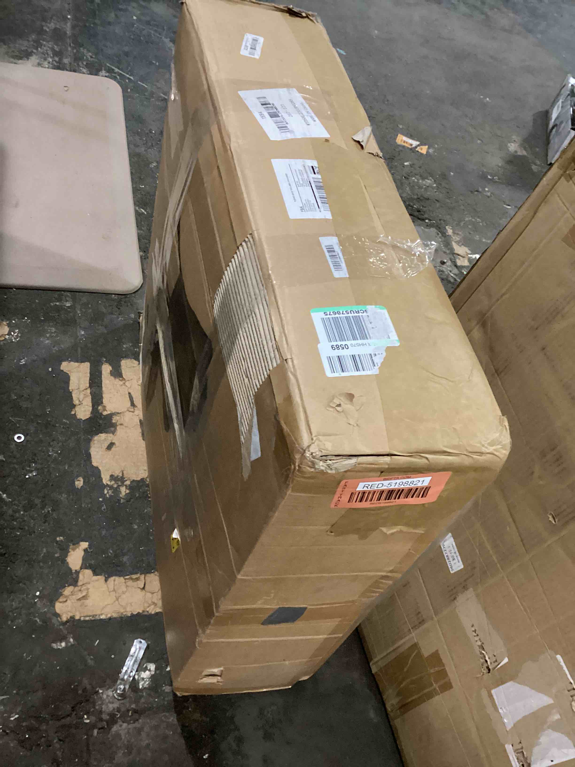 https://s3.amazonaws.com/lotting-images-prod/bidfta/RED5198821_1707394890360.jpeg