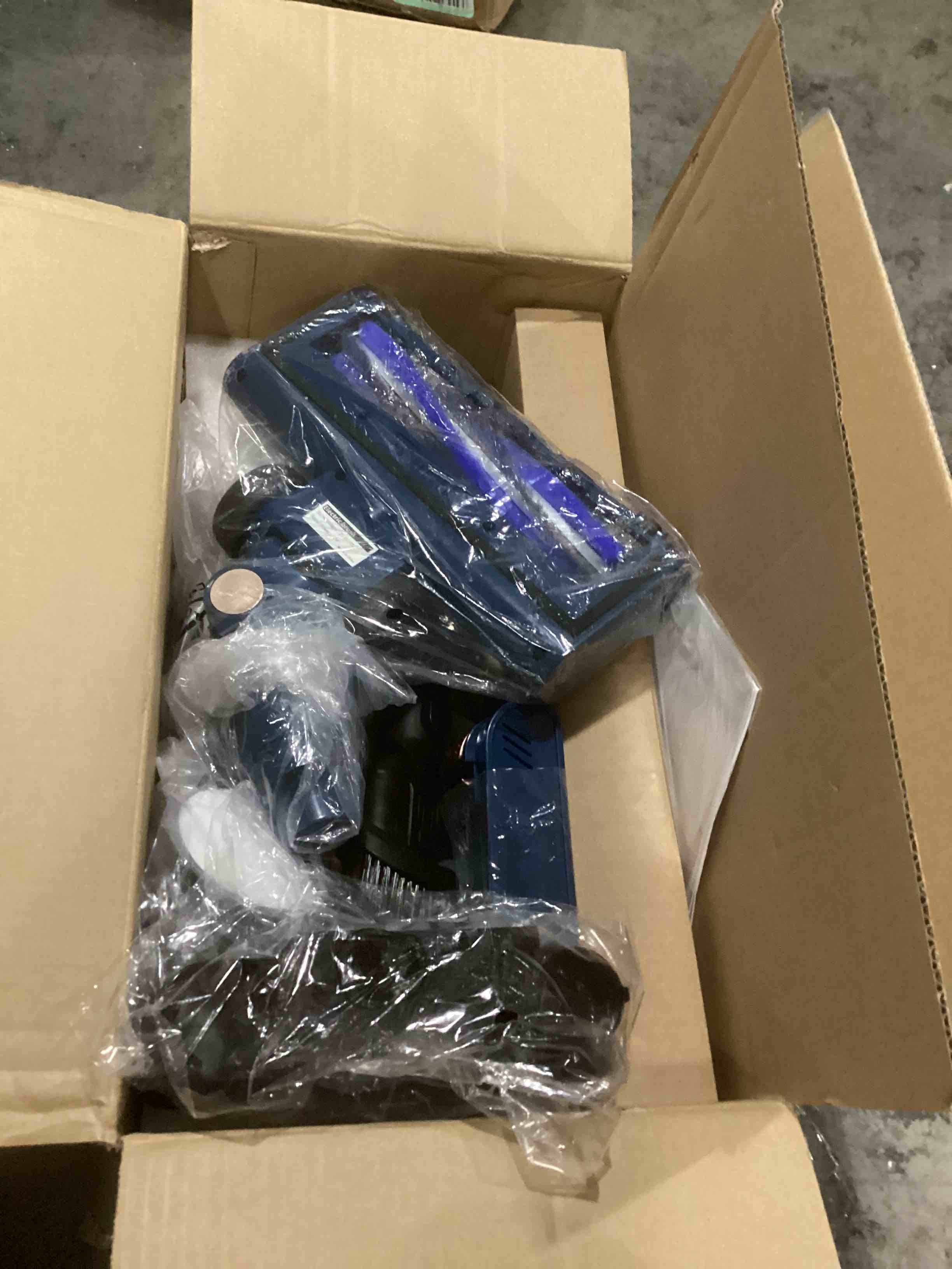 https://s3.amazonaws.com/lotting-images-prod/bidfta/RED5199161_1708446460526.jpeg