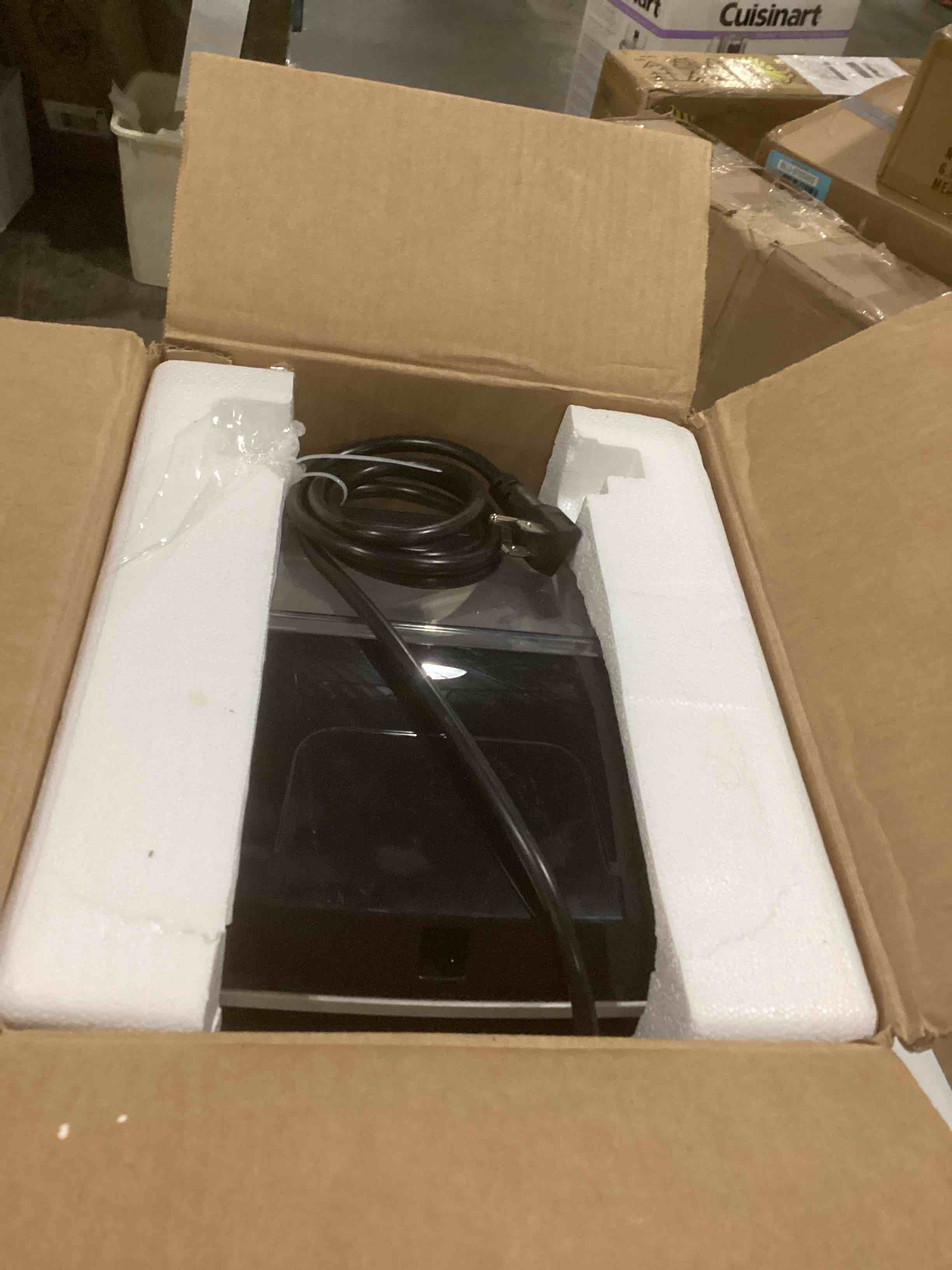 https://s3.amazonaws.com/lotting-images-prod/bidfta/RED5199168_1708447517496.jpeg