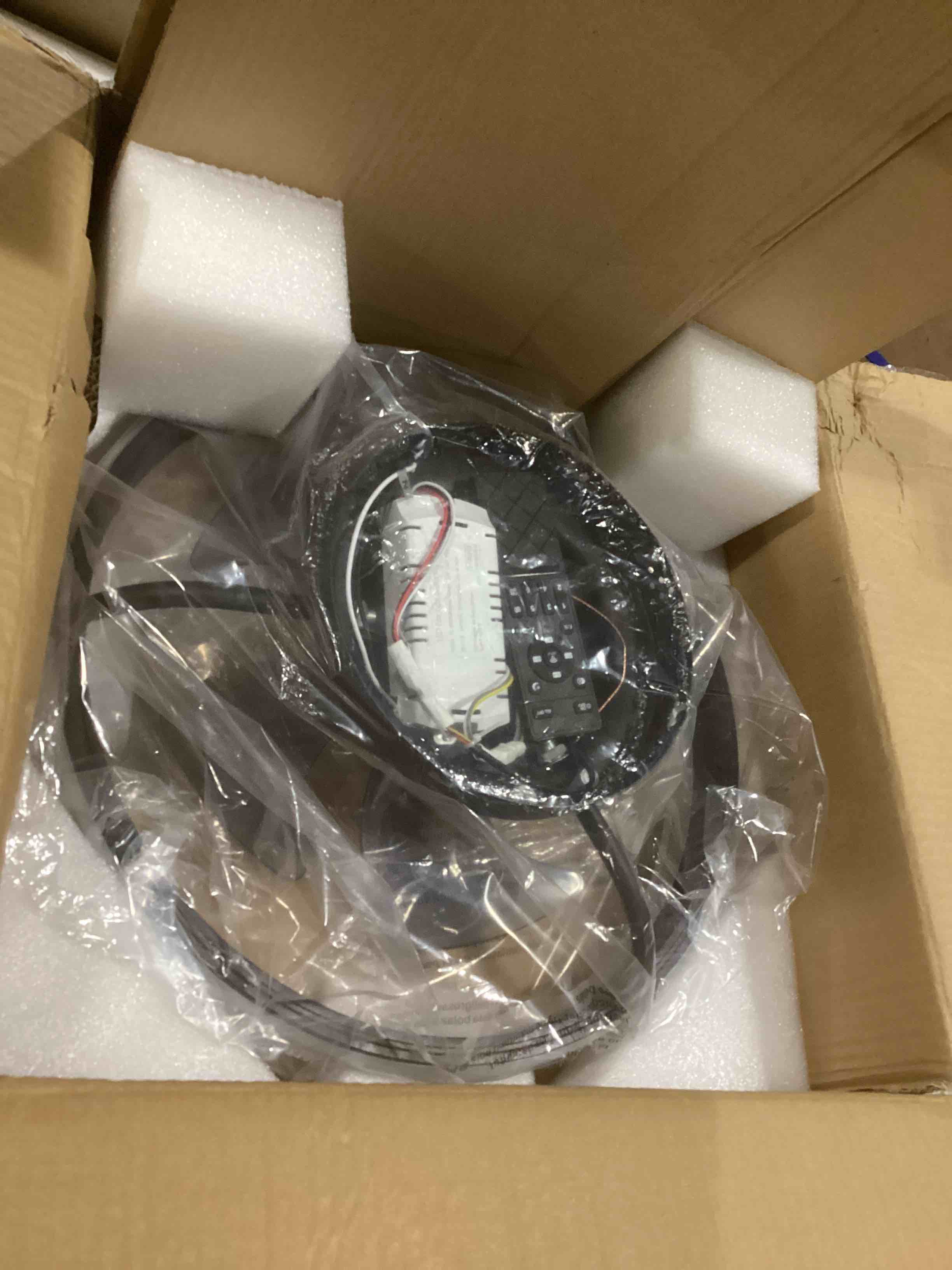 https://s3.amazonaws.com/lotting-images-prod/bidfta/RED5199171_1708450567743.jpeg