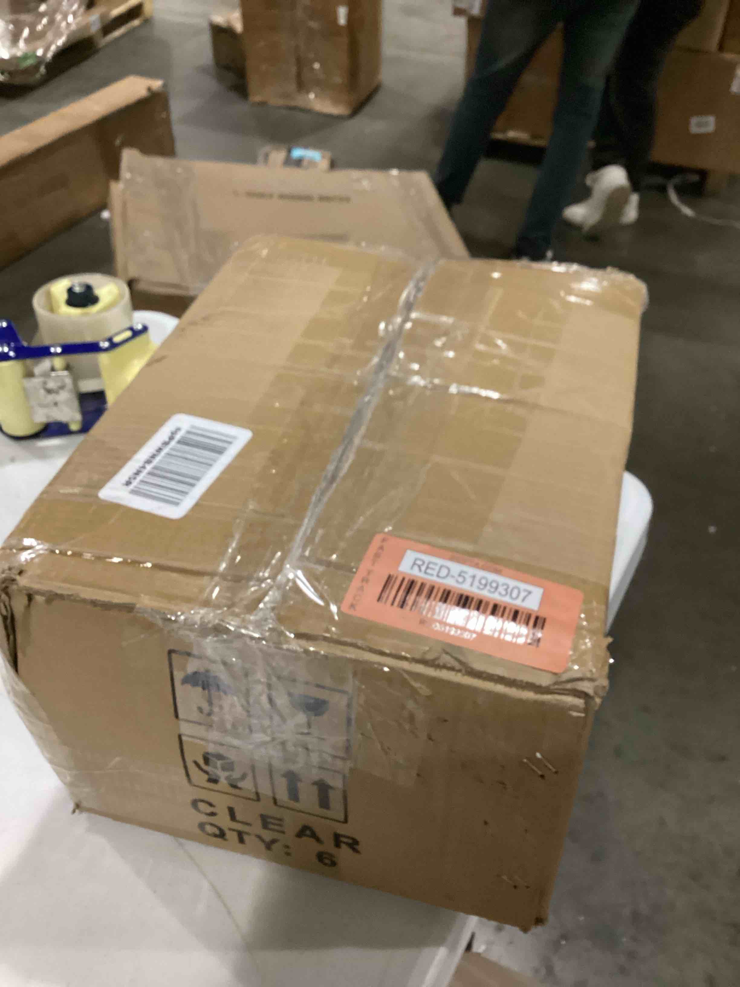 https://s3.amazonaws.com/lotting-images-prod/bidfta/RED5199307_1708699579652.jpeg