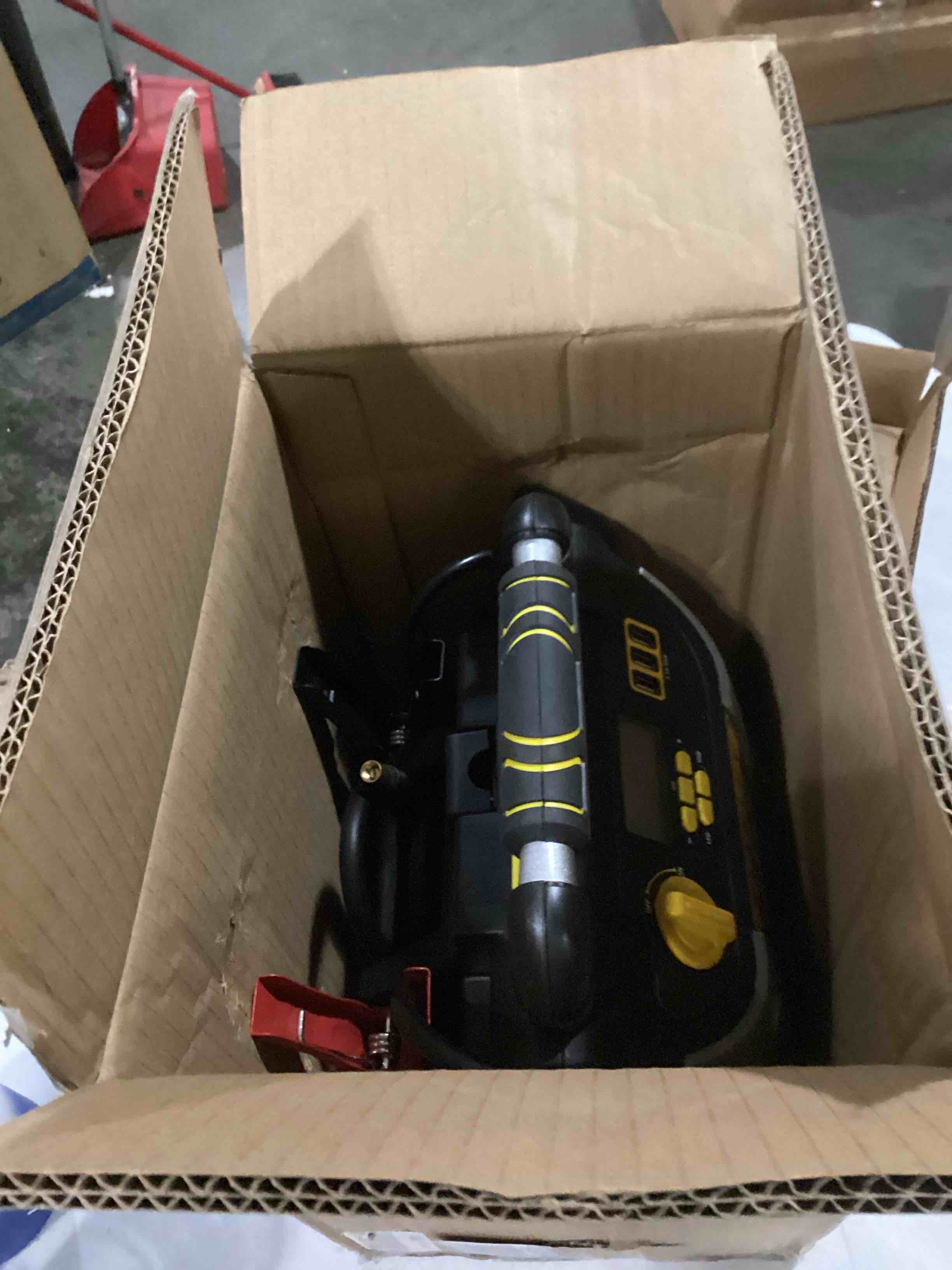 https://s3.amazonaws.com/lotting-images-prod/bidfta/RED5199317_1708703105986.jpeg