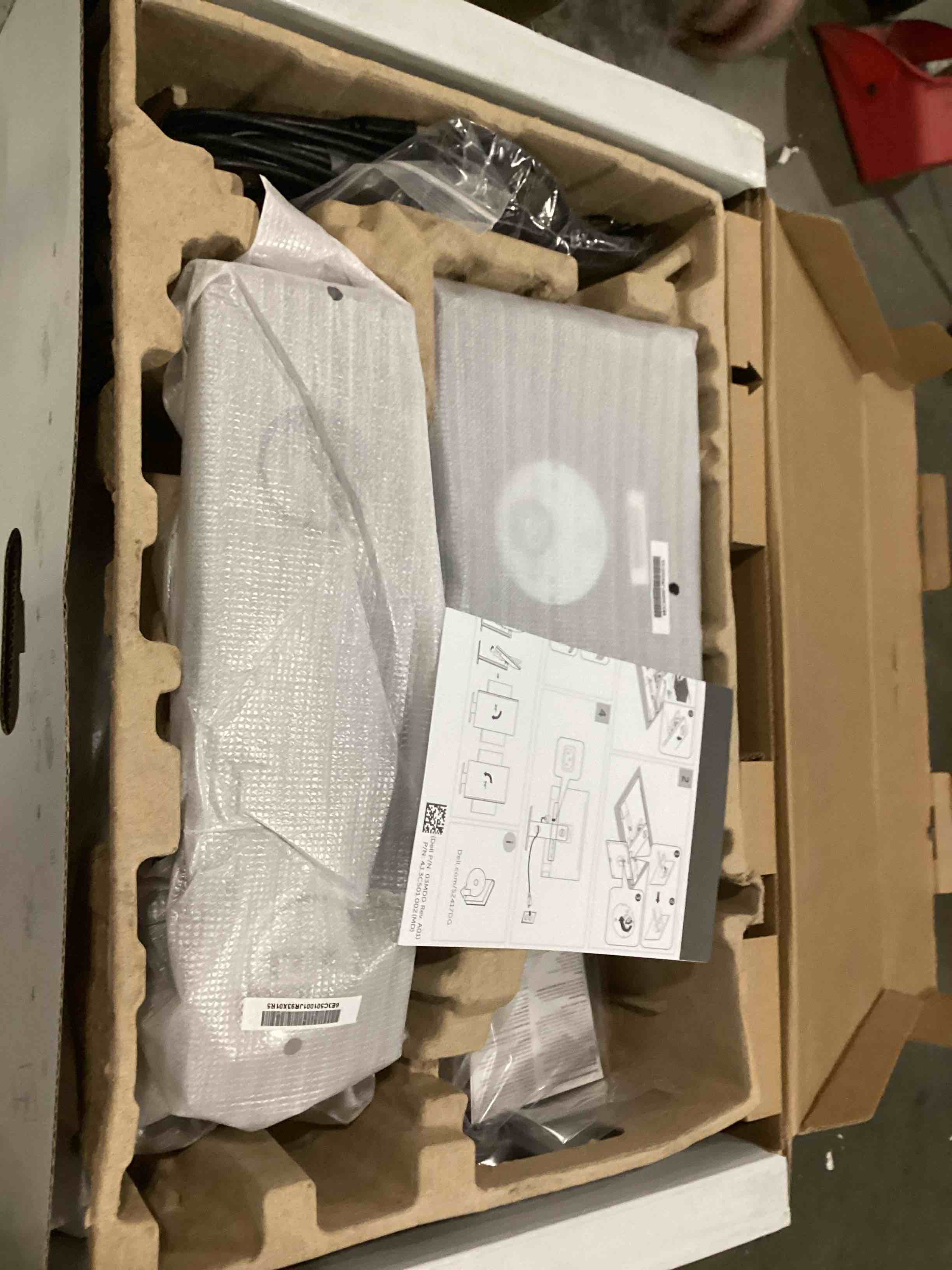 https://s3.amazonaws.com/lotting-images-prod/bidfta/RED5199364_1708712142640.jpeg