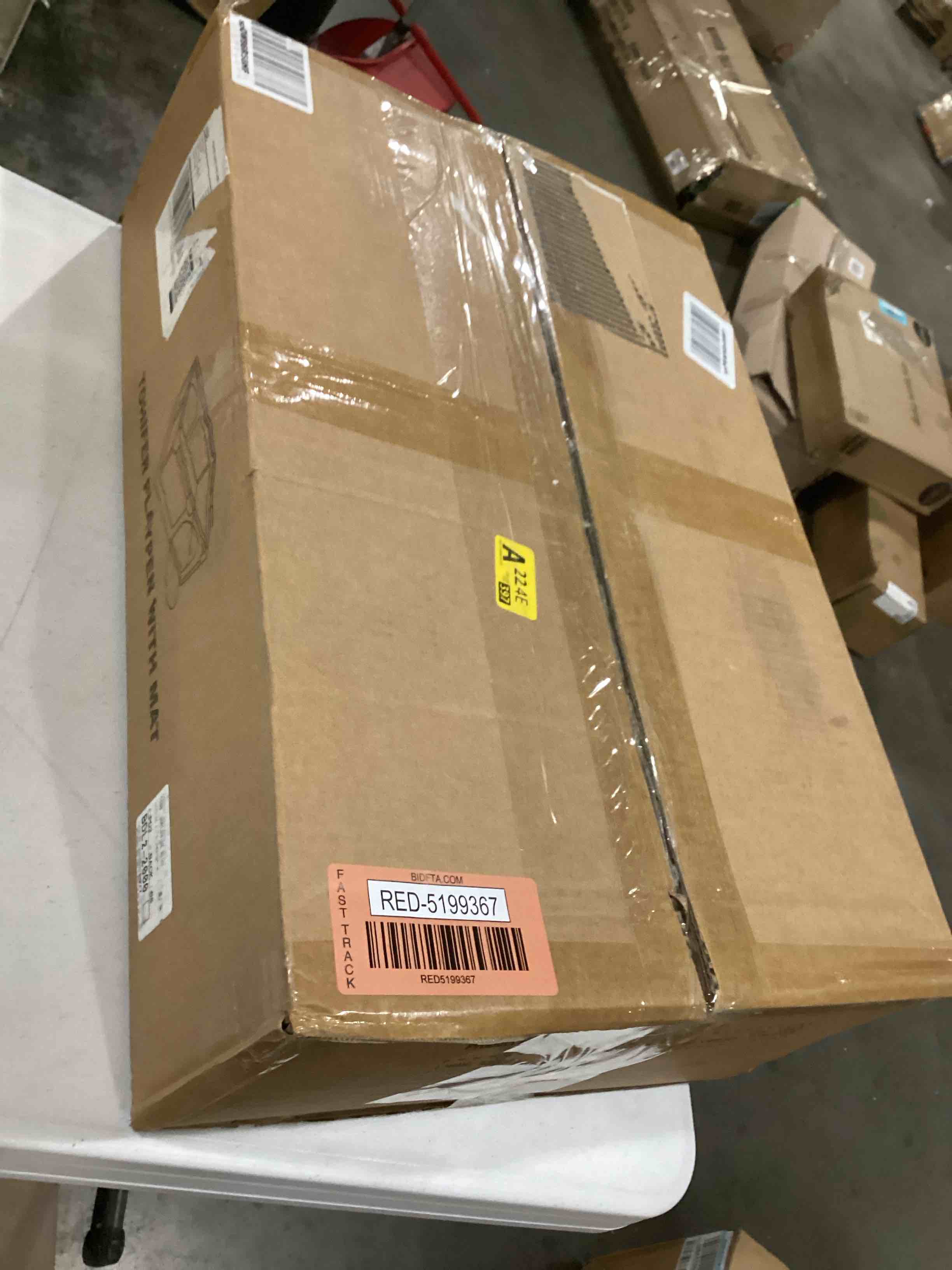 https://s3.amazonaws.com/lotting-images-prod/bidfta/RED5199367_1708712461139.jpeg