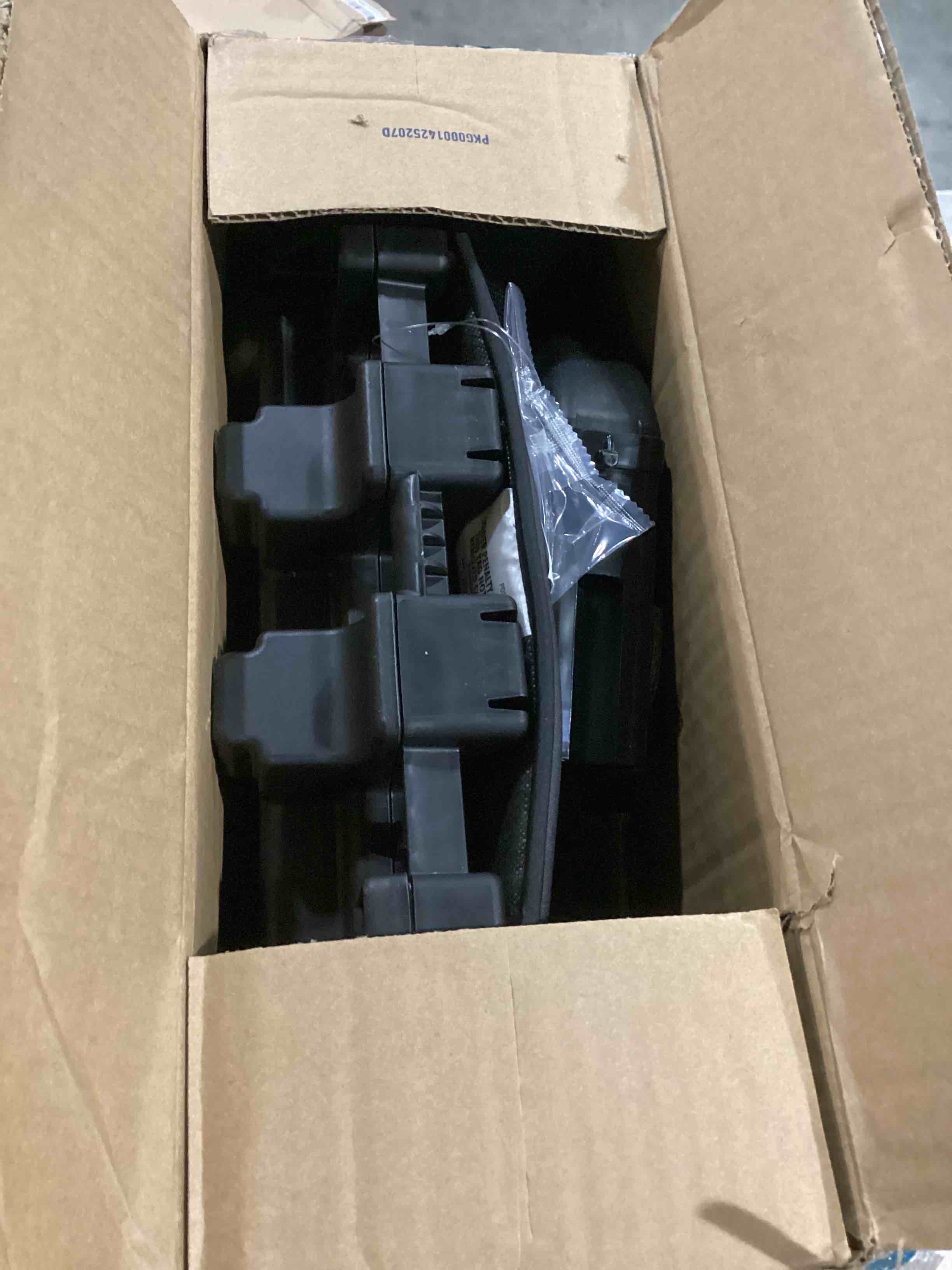 https://s3.amazonaws.com/lotting-images-prod/bidfta/RED5199586_1706557528658.jpeg