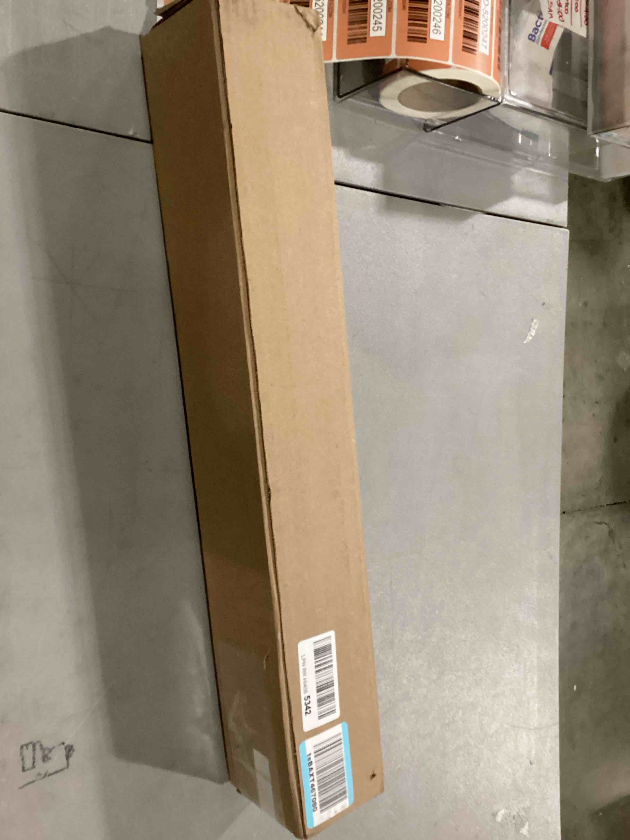 https://s3.amazonaws.com/lotting-images-prod/bidfta/RED5200242_1707242628397.jpeg