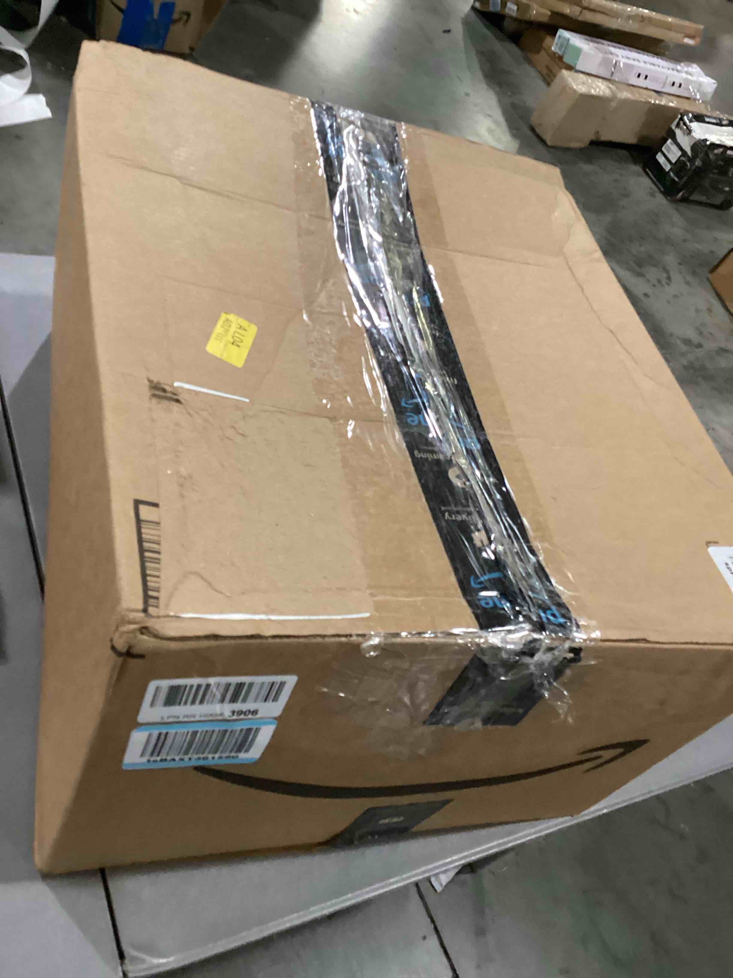 https://s3.amazonaws.com/lotting-images-prod/bidfta/RED5200272_1707249319470.jpeg