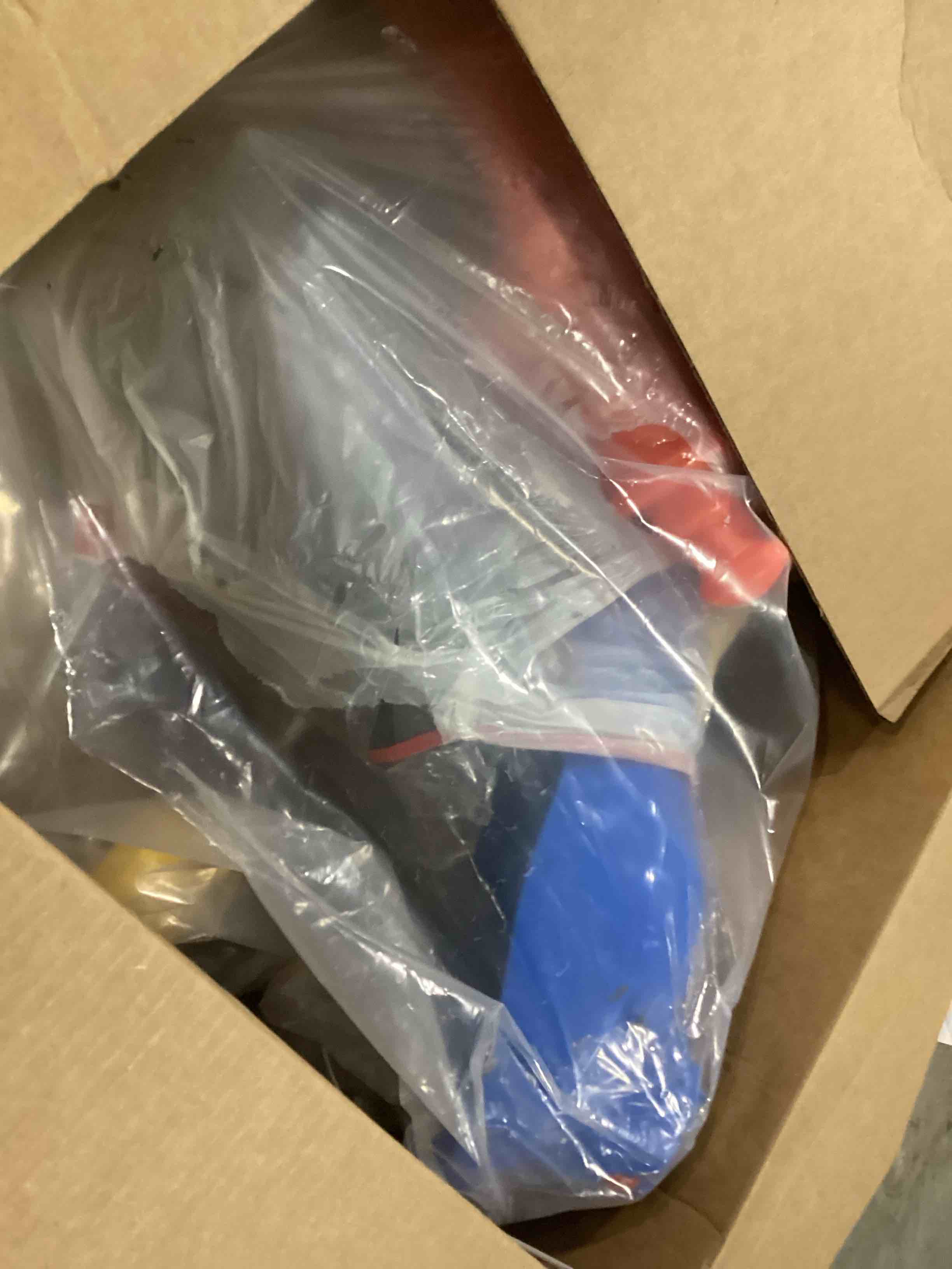 https://s3.amazonaws.com/lotting-images-prod/bidfta/RED5200272_1707249345201.jpeg