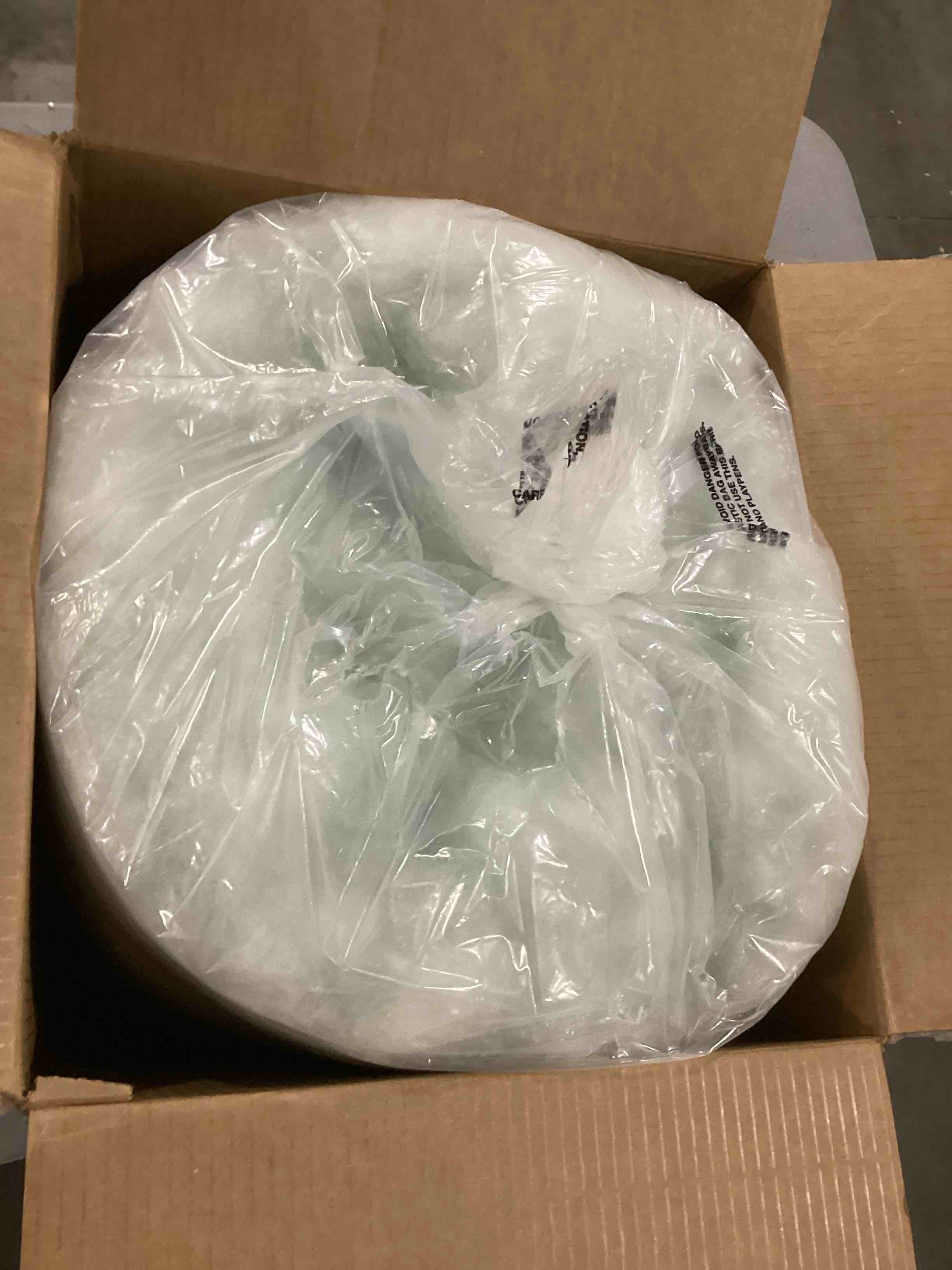 https://s3.amazonaws.com/lotting-images-prod/bidfta/RED5200387_1707333942226.jpeg