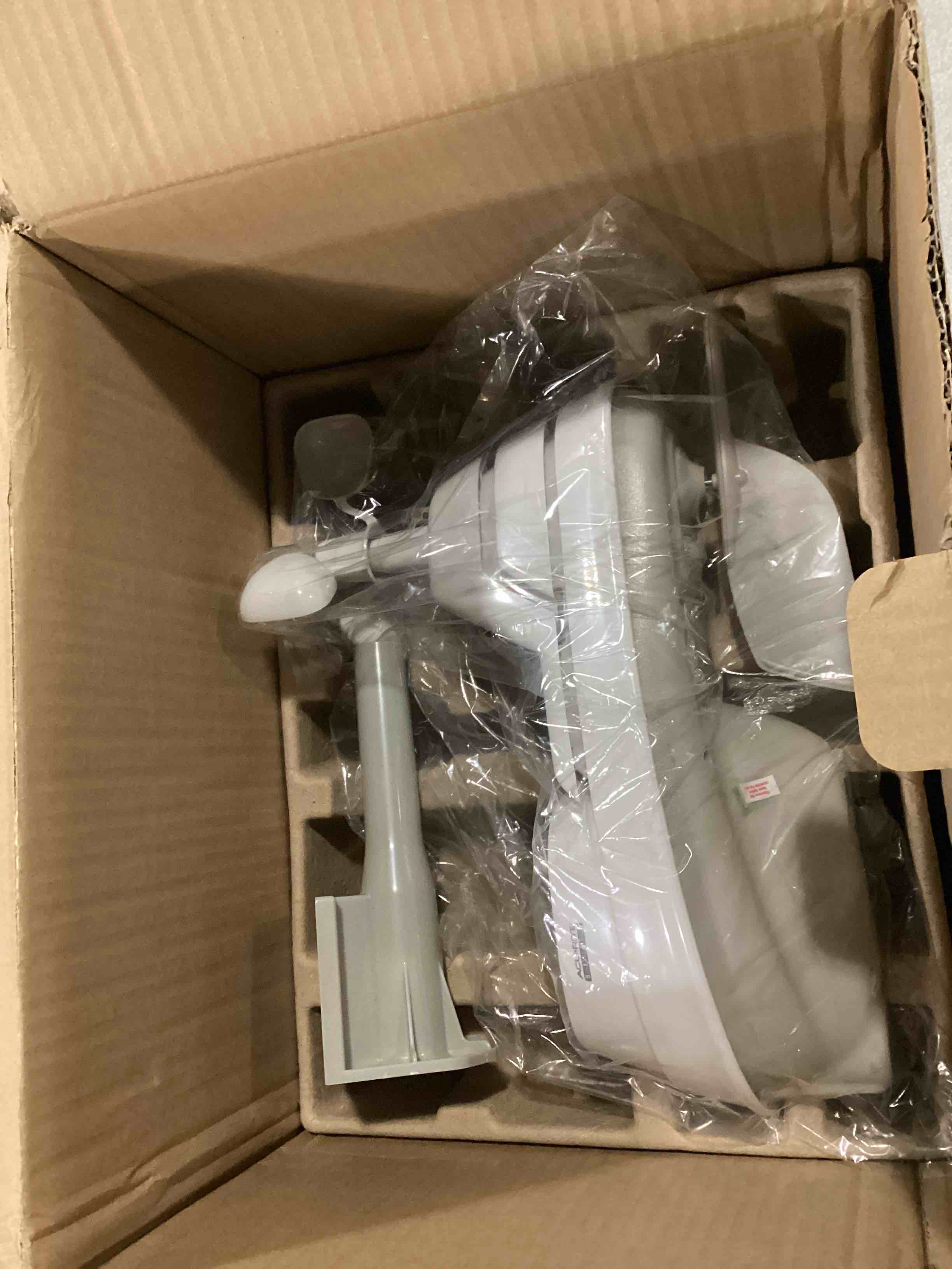 https://s3.amazonaws.com/lotting-images-prod/bidfta/RED5200409_1707394883001.jpeg