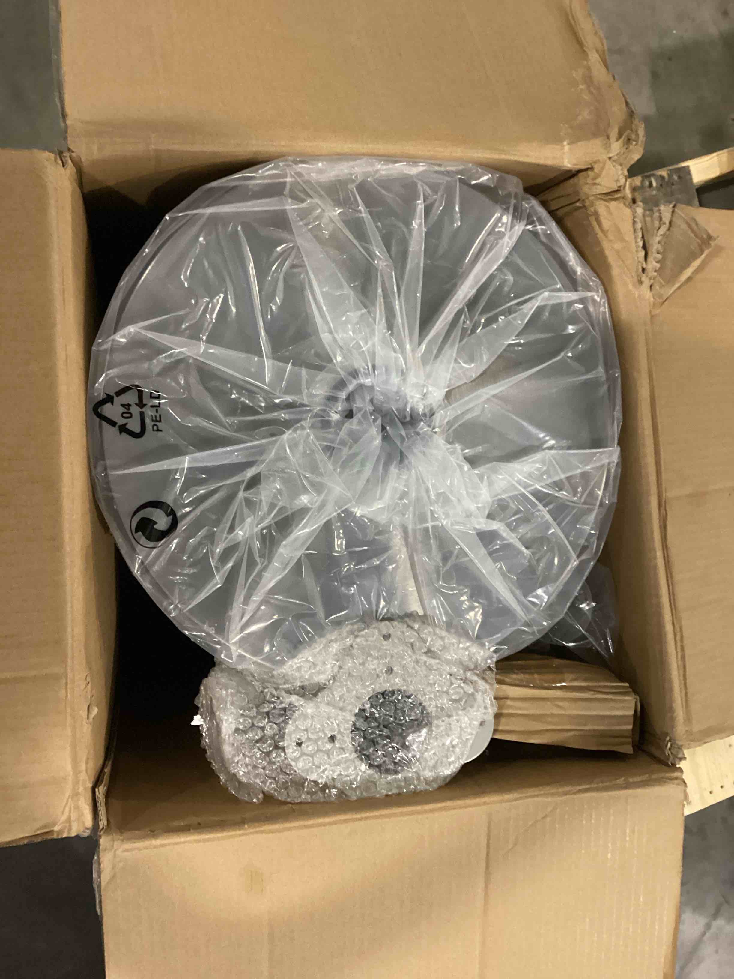 https://s3.amazonaws.com/lotting-images-prod/bidfta/RED5200543_1707489427002.jpeg