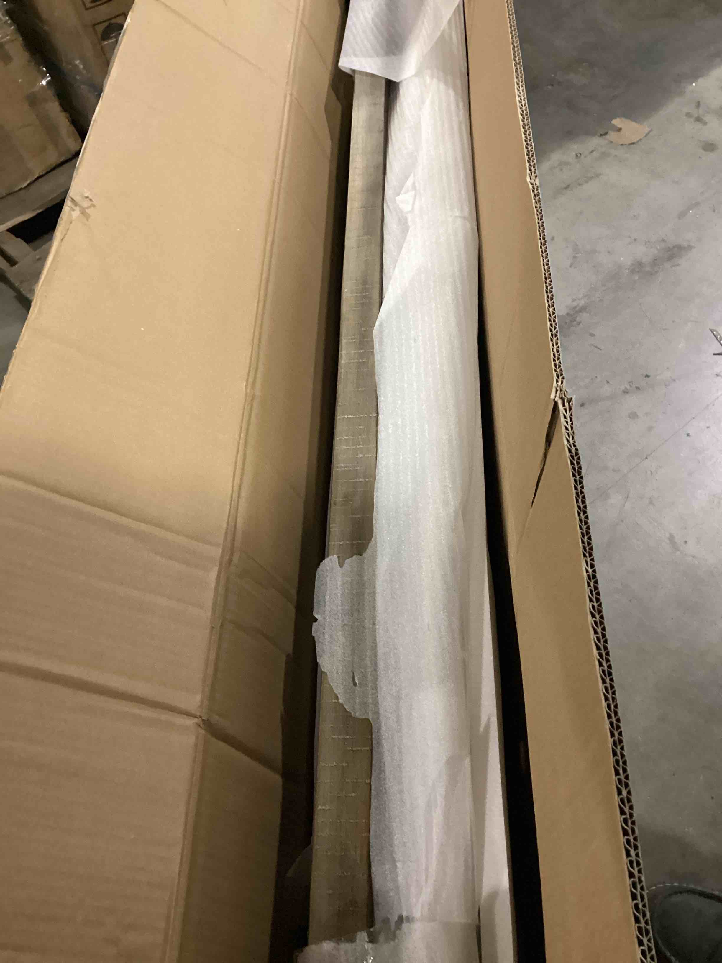 https://s3.amazonaws.com/lotting-images-prod/bidfta/RED5200697_1707826270444.jpeg