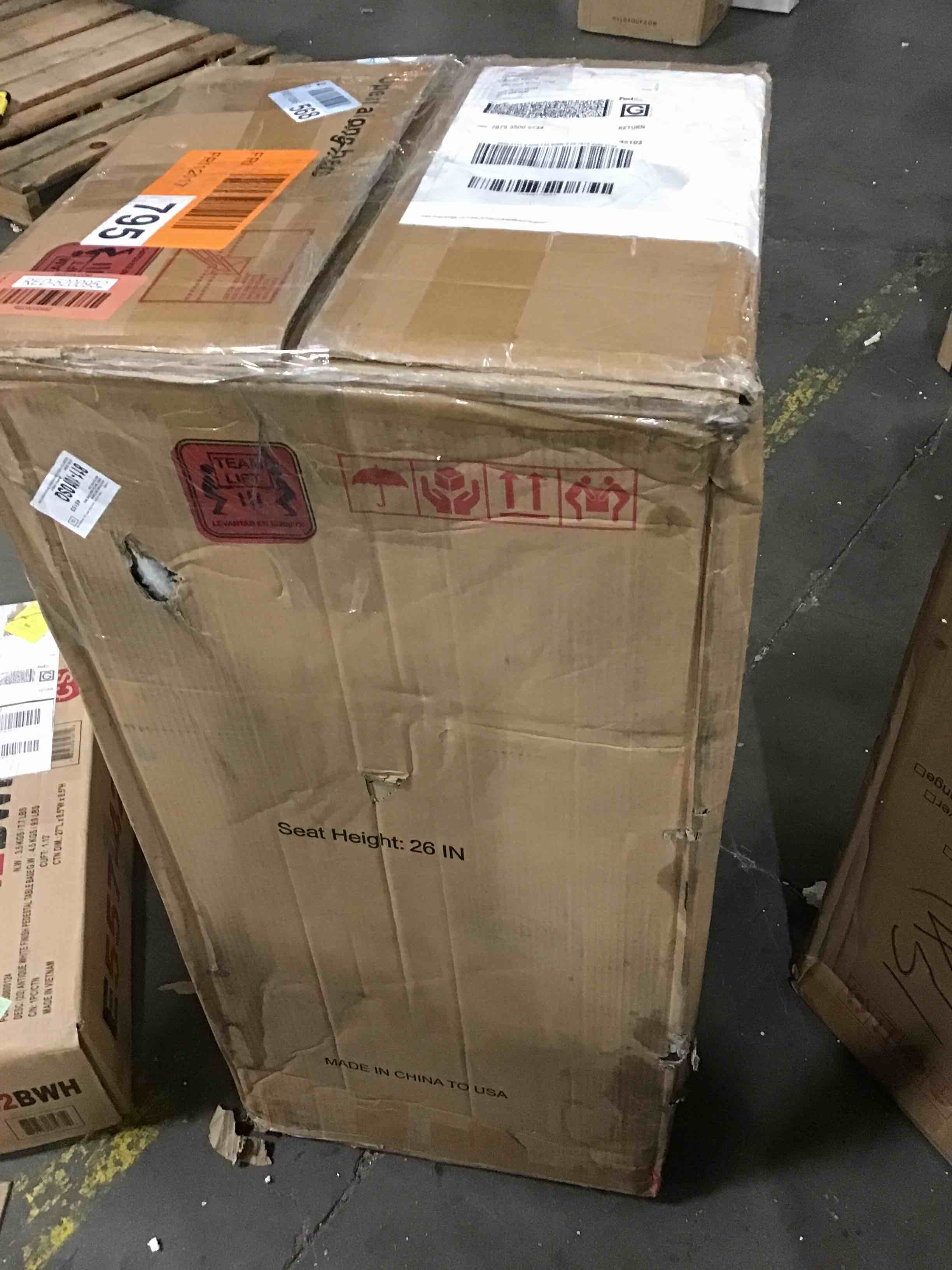 https://s3.amazonaws.com/lotting-images-prod/bidfta/RED5200952_1706124766321.jpeg