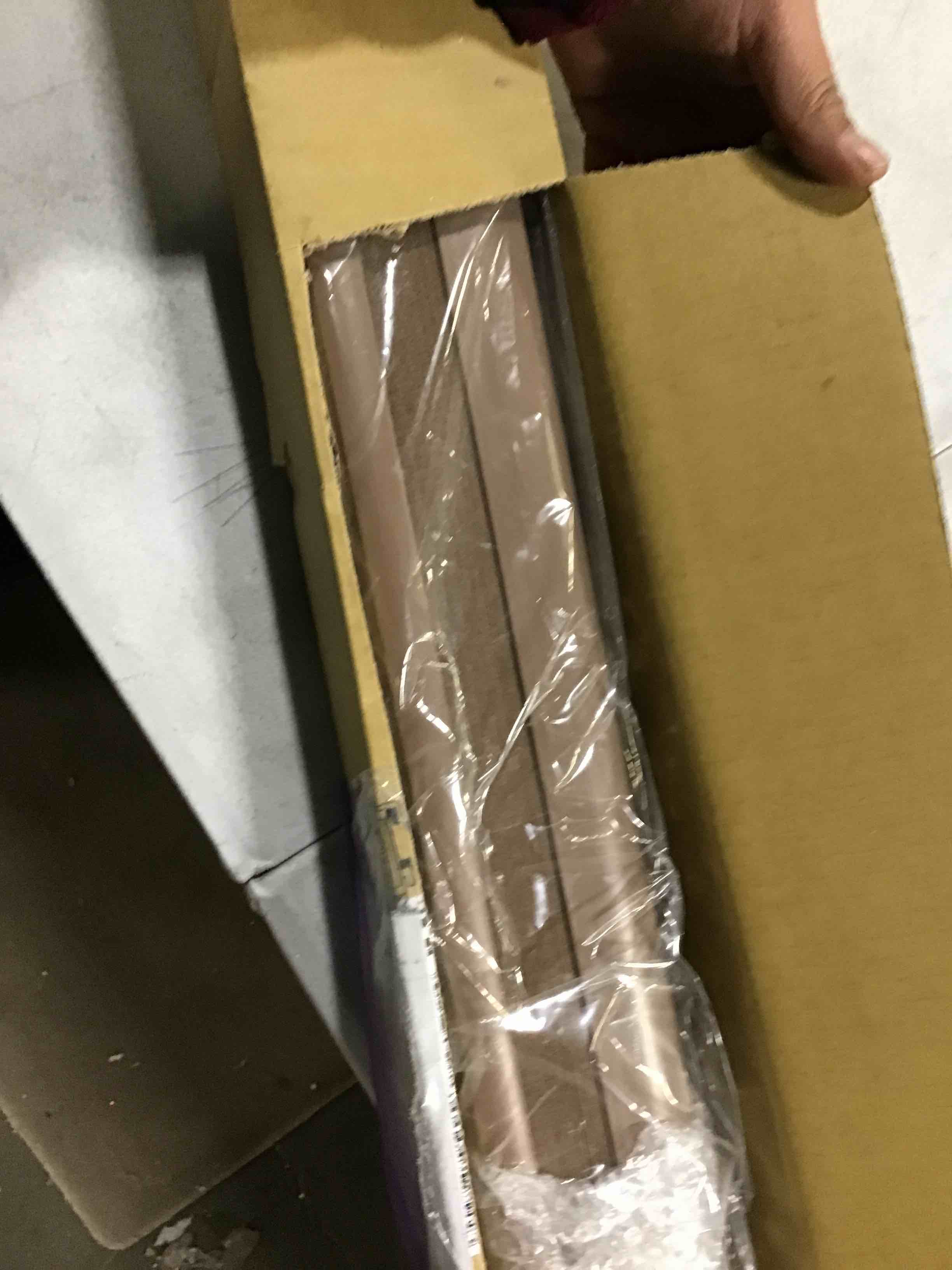 https://s3.amazonaws.com/lotting-images-prod/bidfta/RED5200957_1706125808545.jpeg
