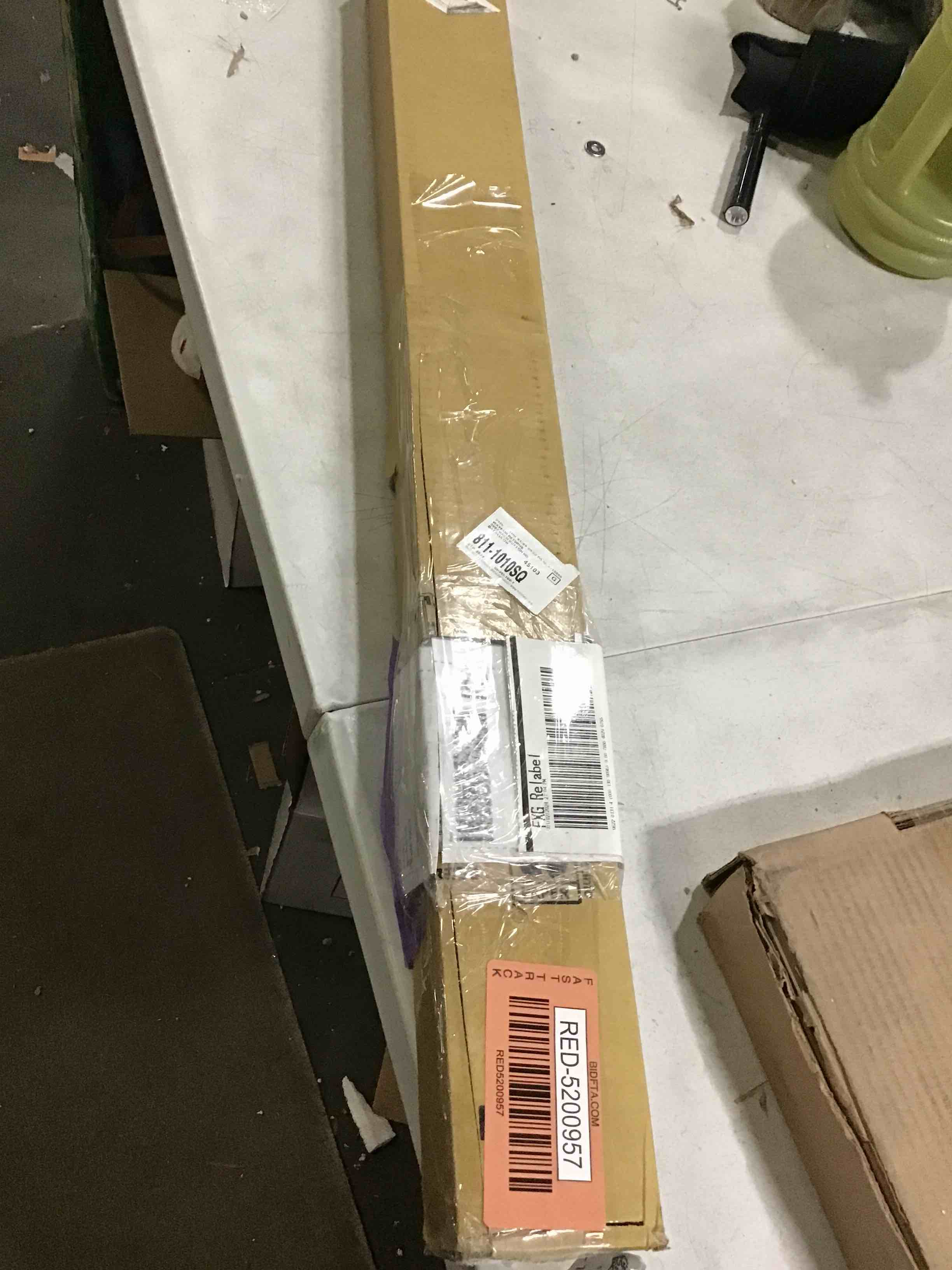 https://s3.amazonaws.com/lotting-images-prod/bidfta/RED5200957_1706125828319.jpeg