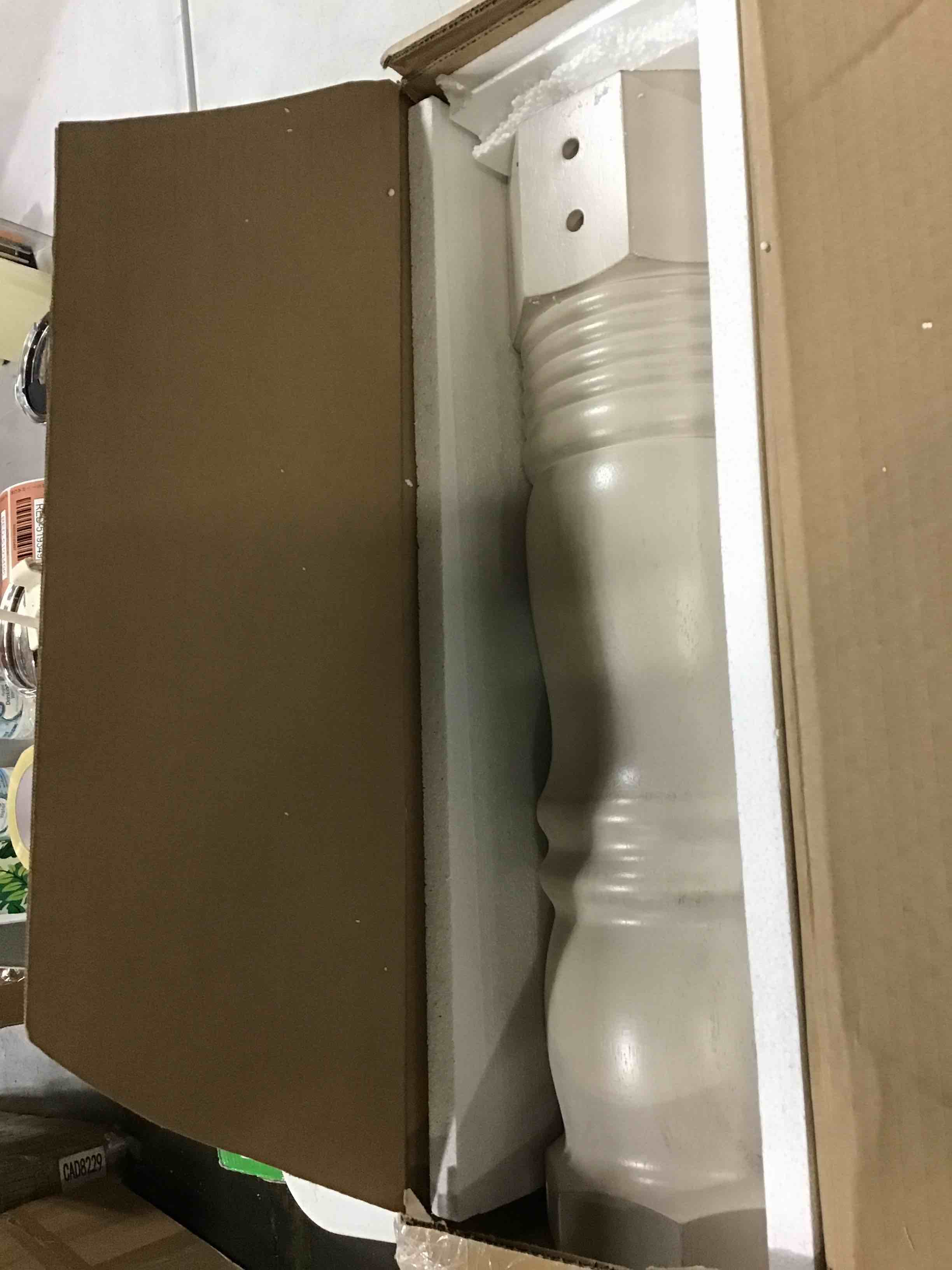 https://s3.amazonaws.com/lotting-images-prod/bidfta/RED5200959_1706126481820.jpeg